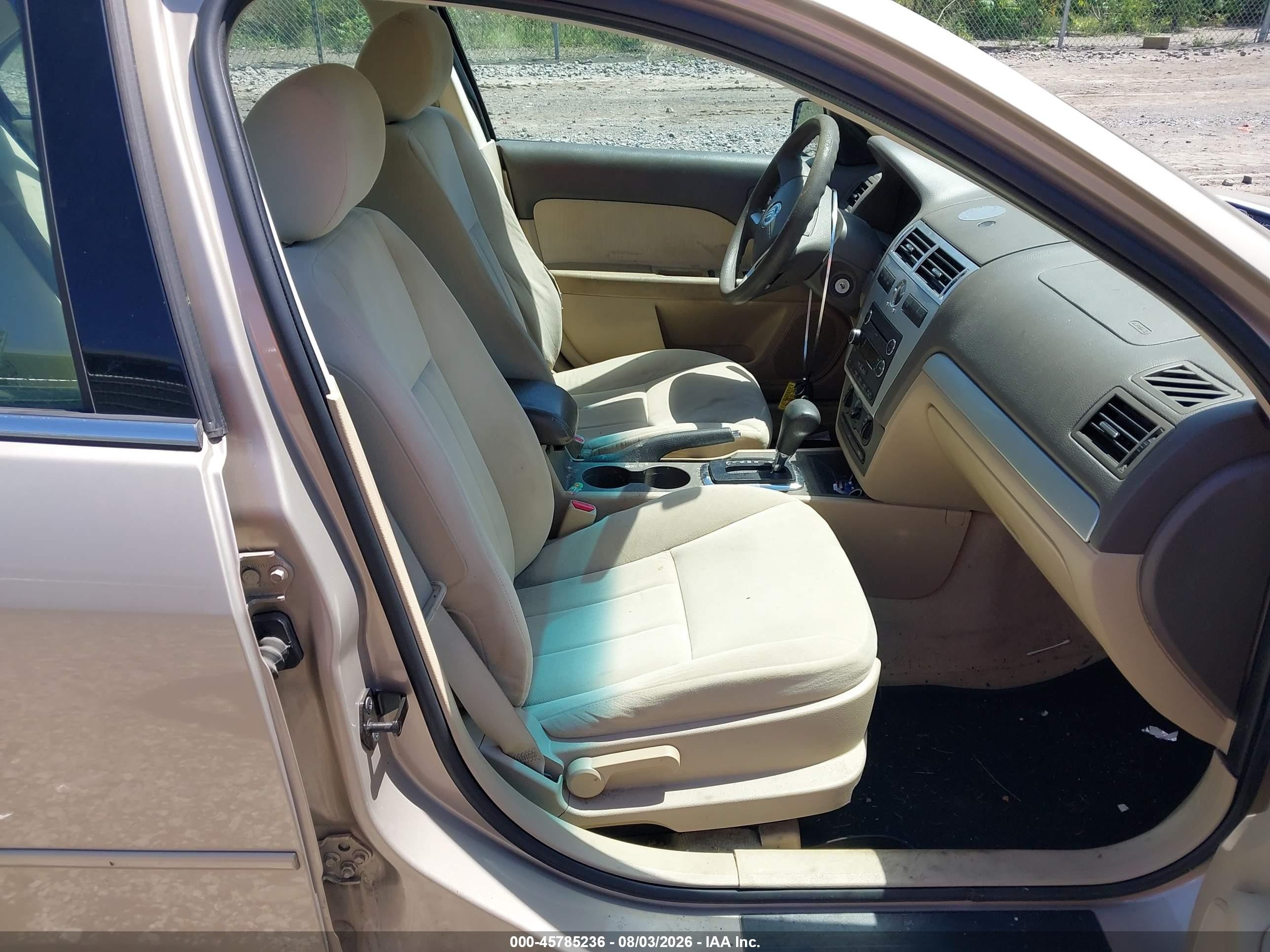 2008 Mercury Milan V6 Gold vin: 3MEHM071X8R610732