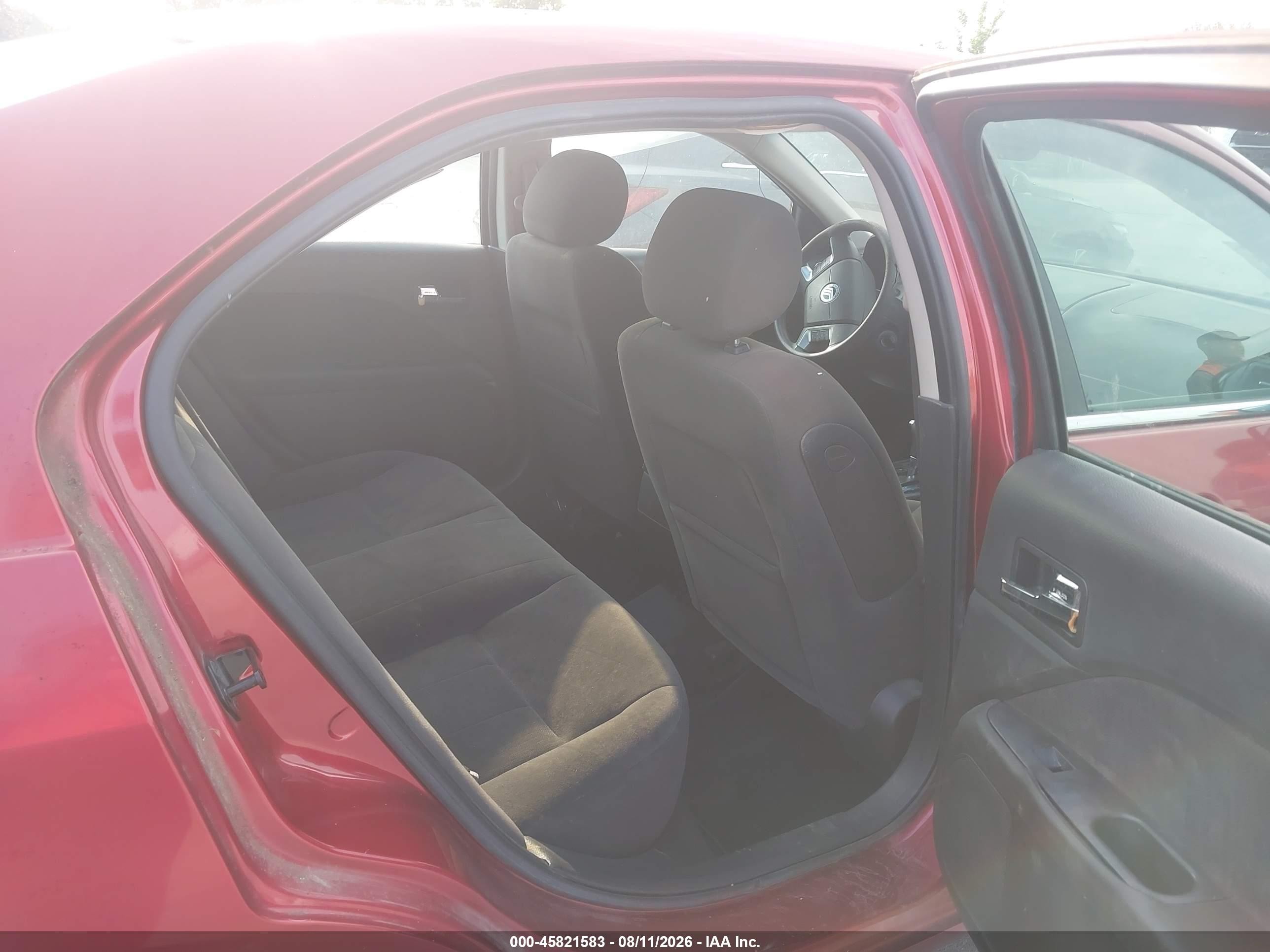 2007 Mercury Milan I4 (100a) Red vin: 3MEHM07Z17R600658