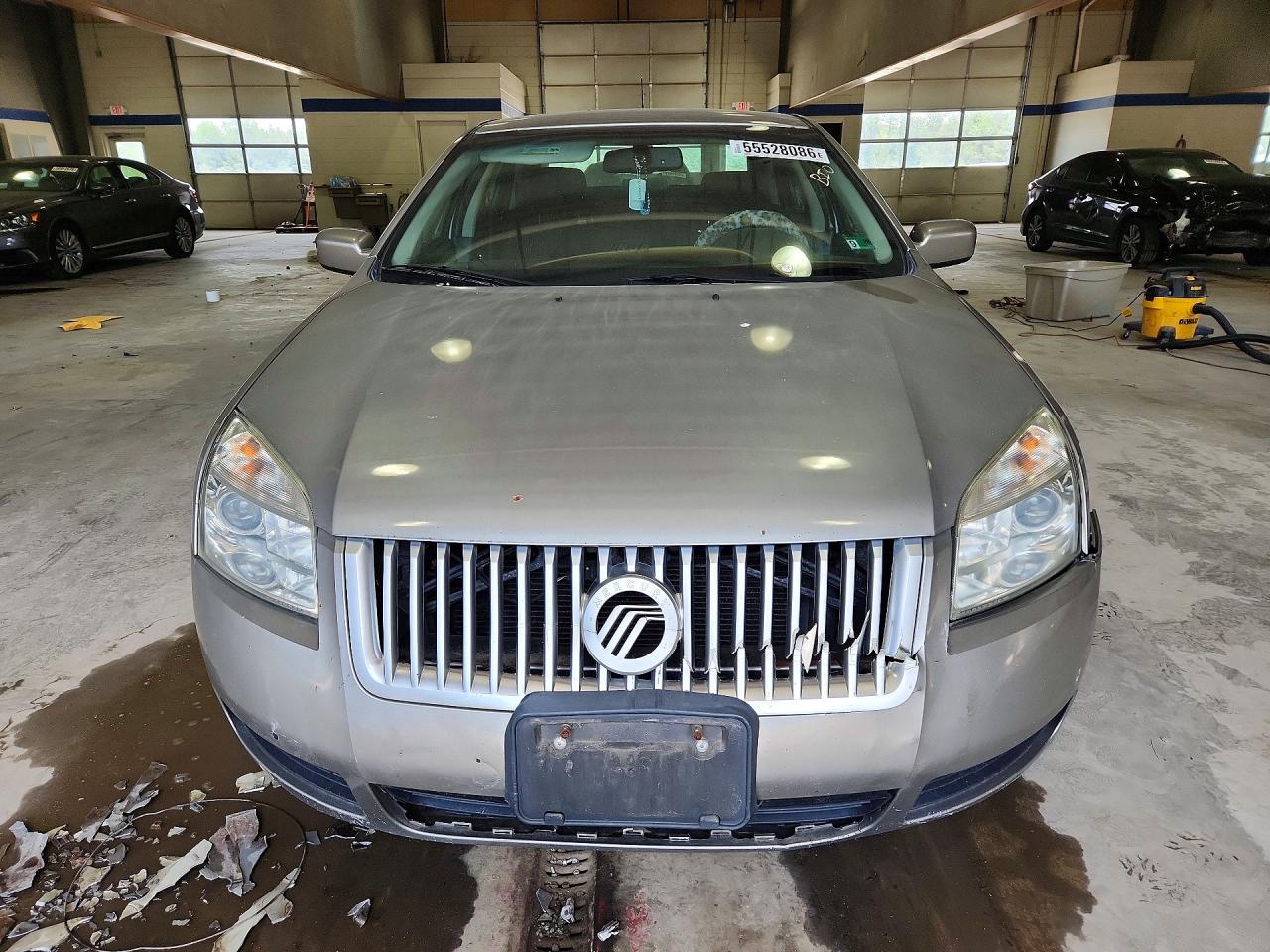 2008 Mercury Milan Gray vin: 3MEHM07Z28R636411