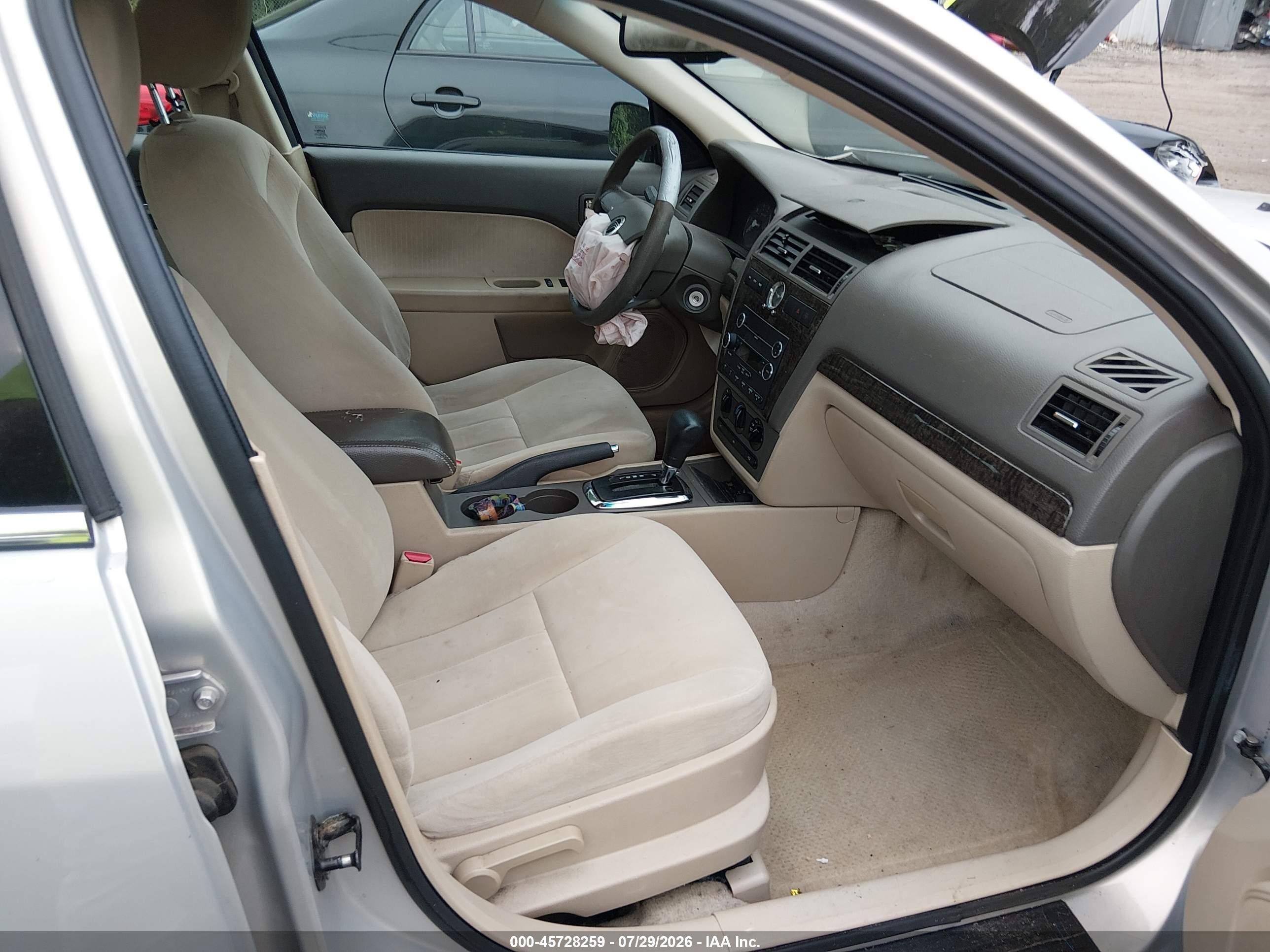 2009 Mercury Milan I4 Silver vin: 3MEHM07Z59R623928