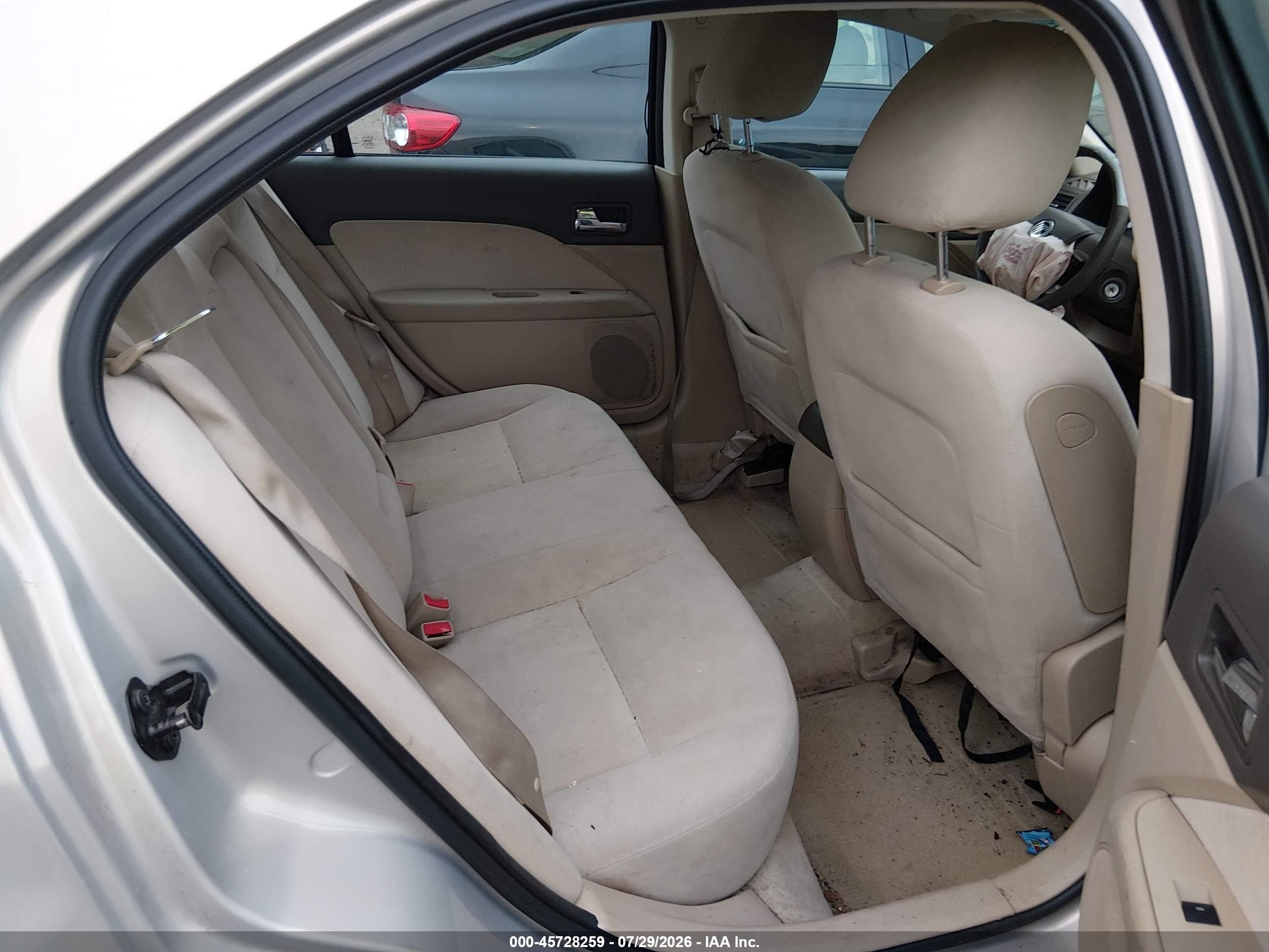 2009 Mercury Milan I4 Silver vin: 3MEHM07Z59R623928