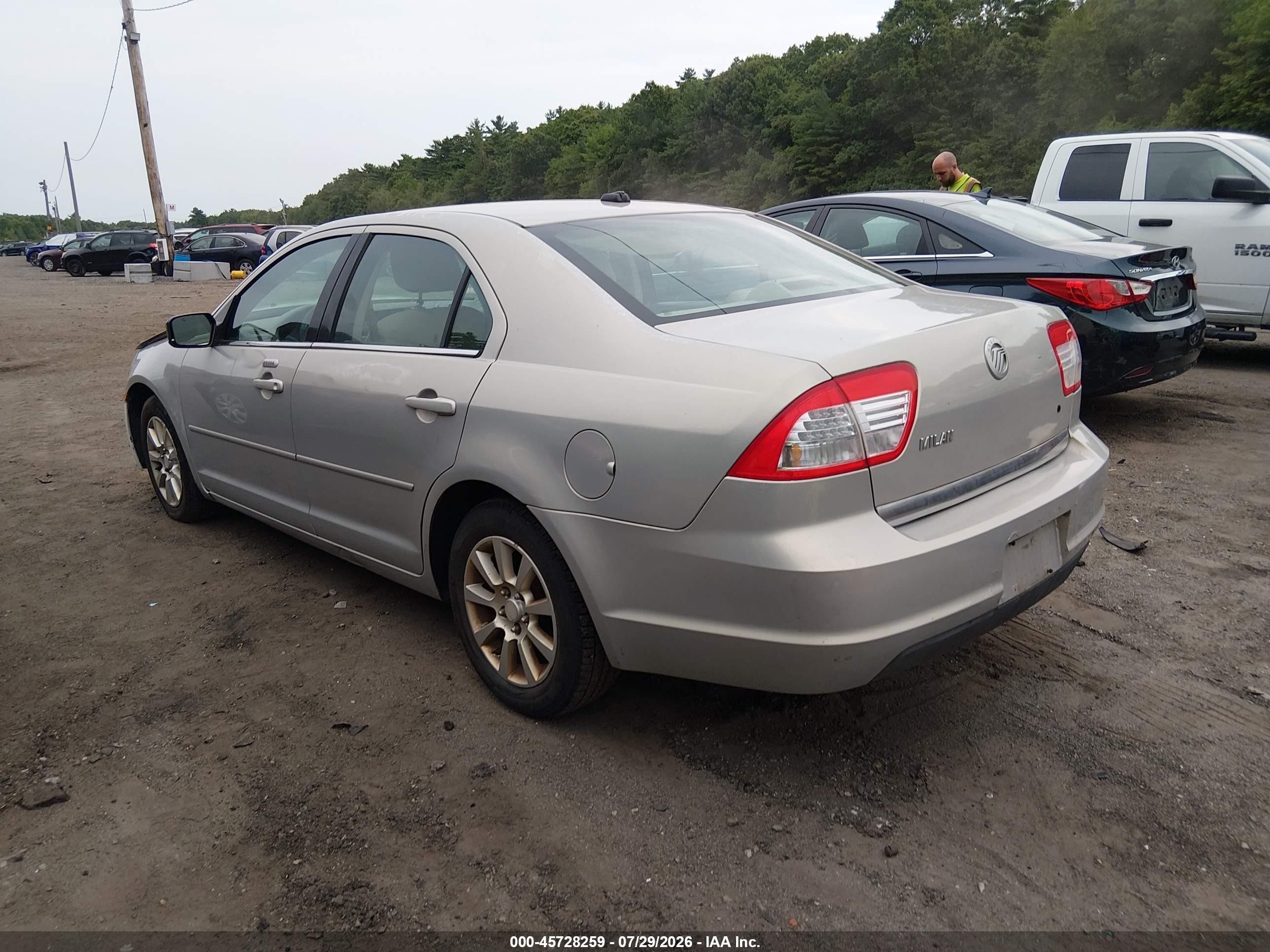 2009 Mercury Milan I4 Silver vin: 3MEHM07Z59R623928