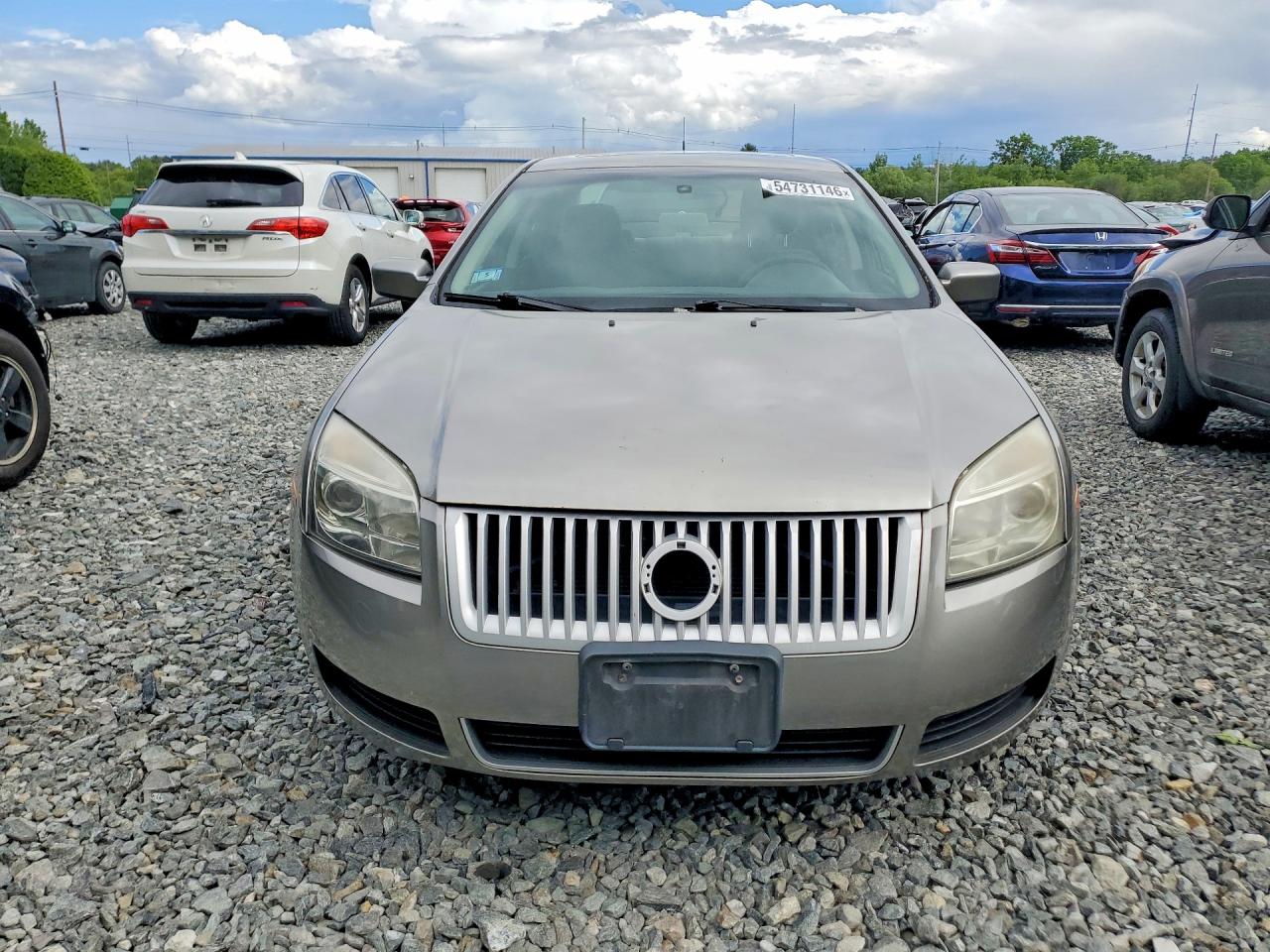 2009 Mercury Milan Gray vin: 3MEHM07Z99R603827