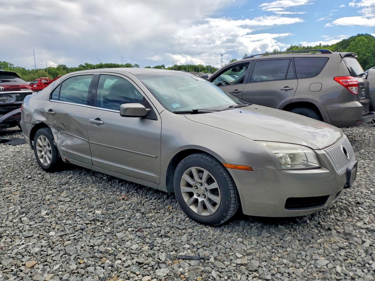 2009 Mercury Milan Gray vin: 3MEHM07Z99R603827