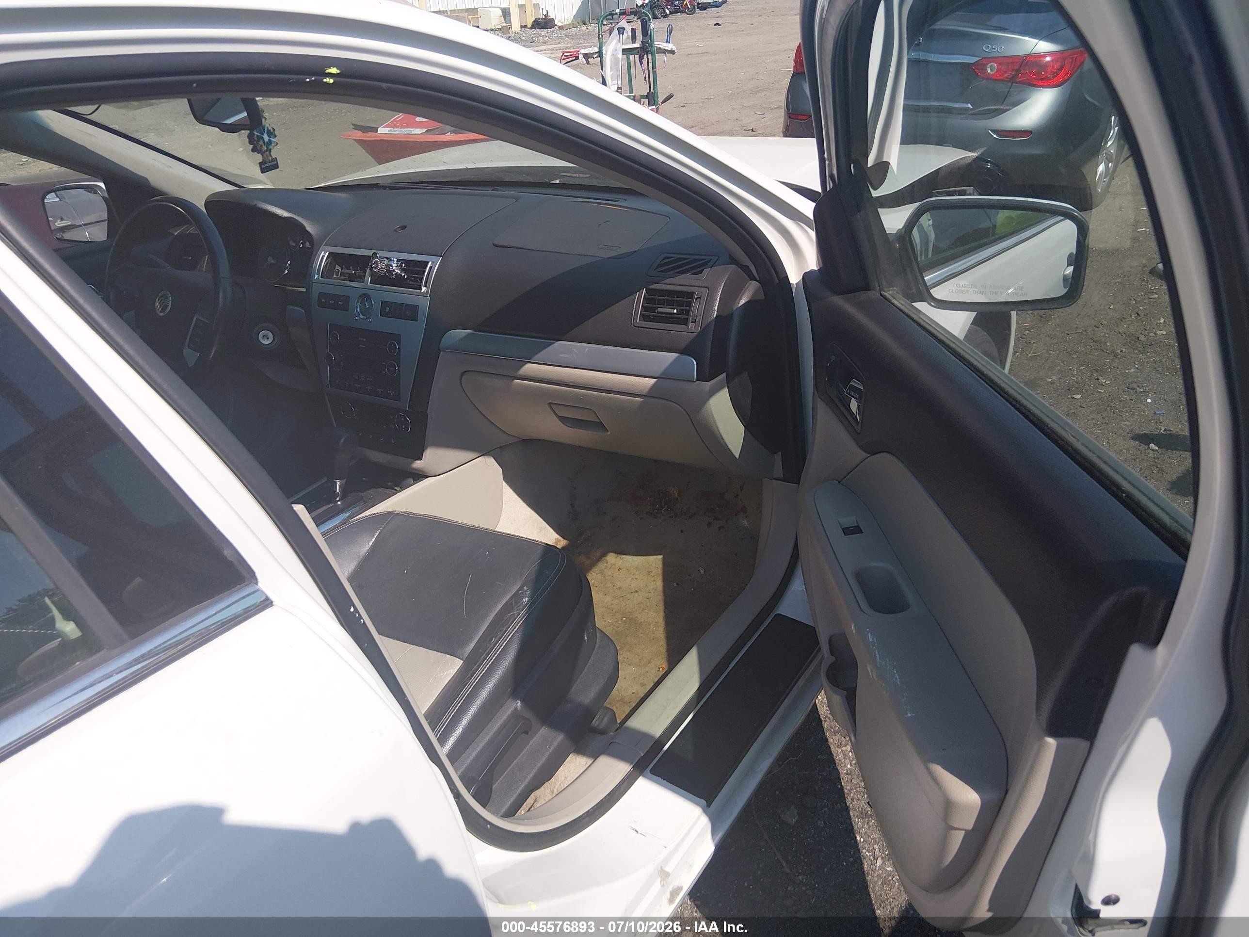 2008 Mercury Milan V6 Premier White vin: 3MEHM08108R654432