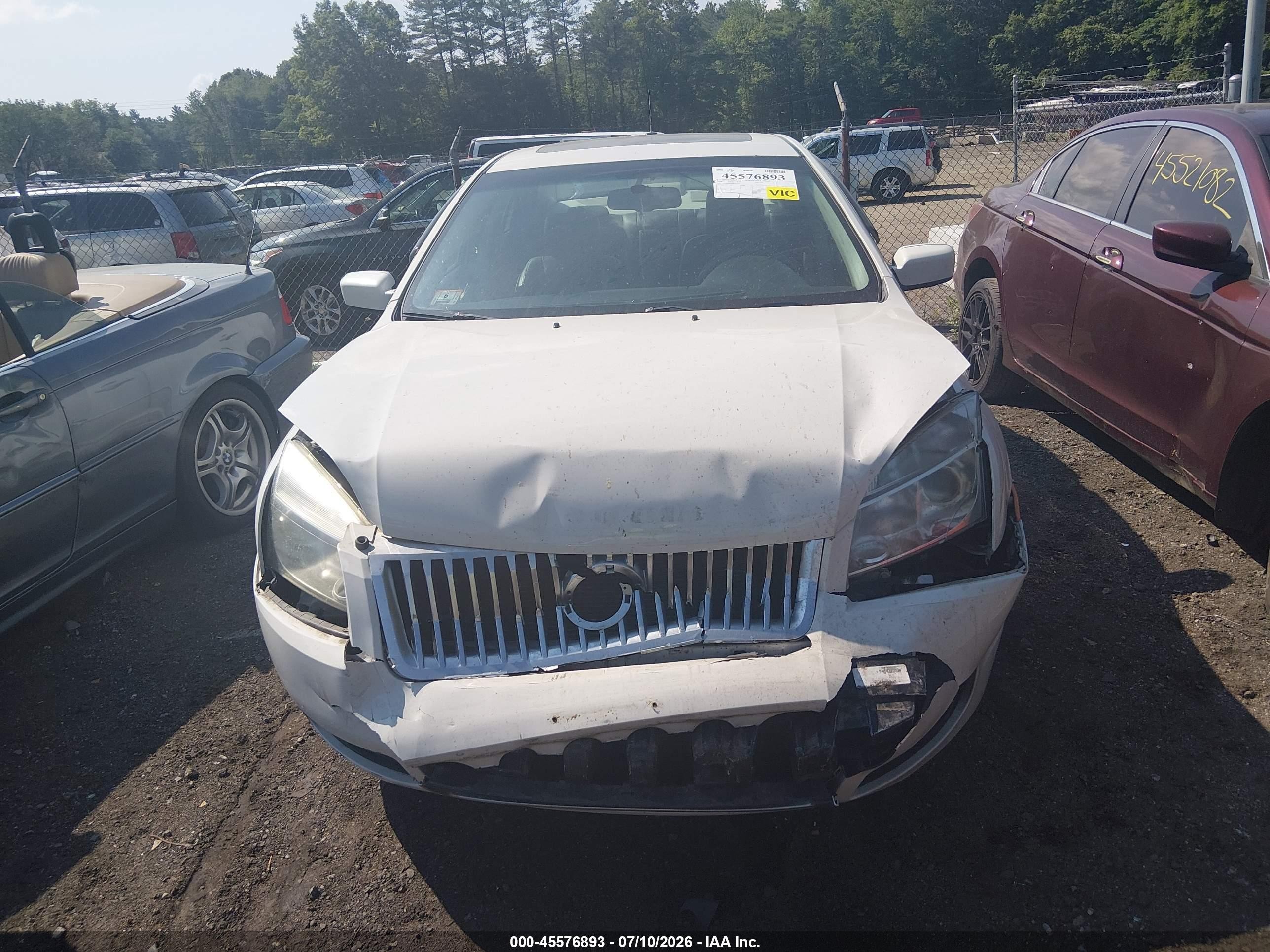 2008 Mercury Milan V6 Premier White vin: 3MEHM08108R654432