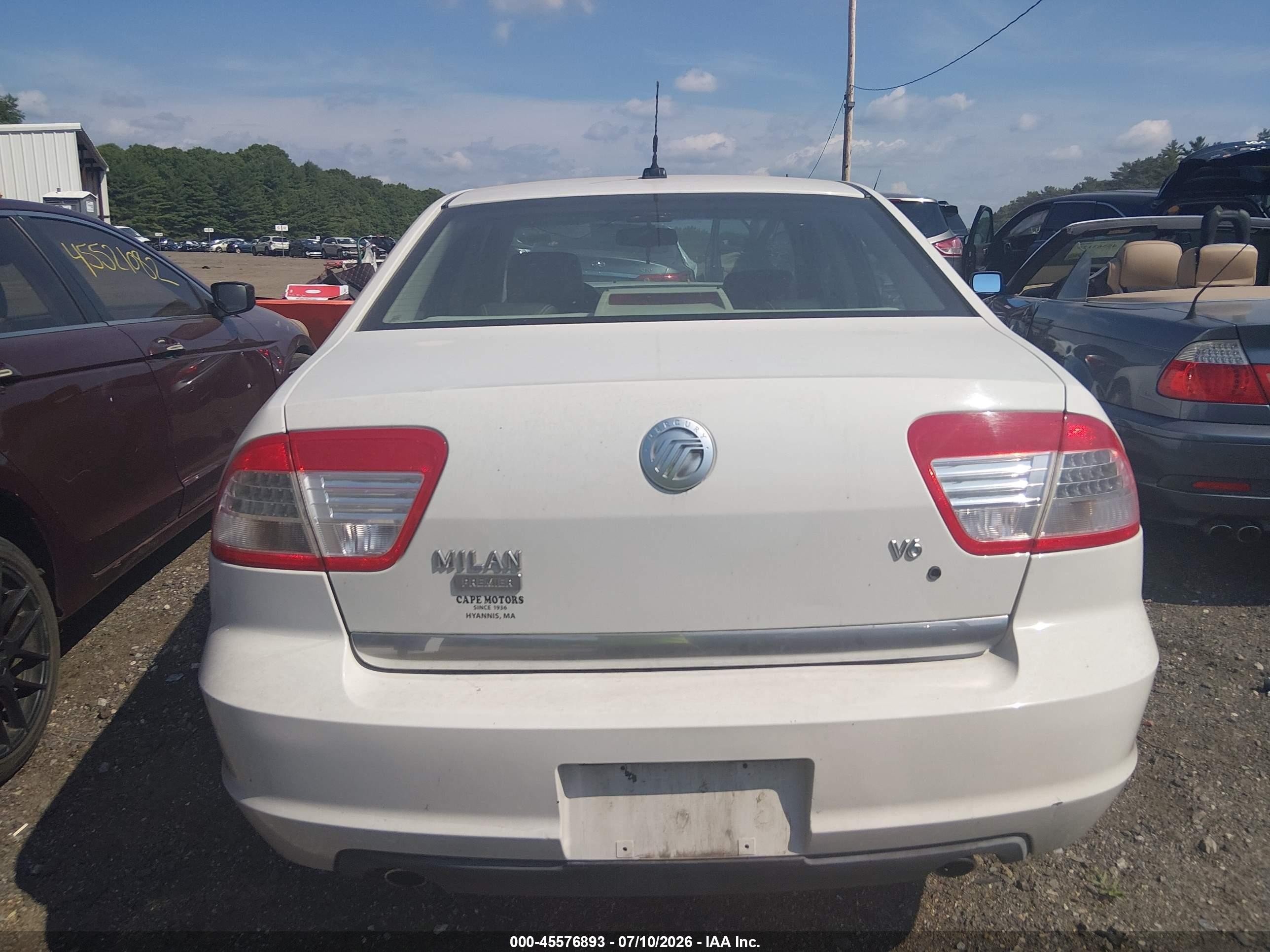 2008 Mercury Milan V6 Premier White vin: 3MEHM08108R654432