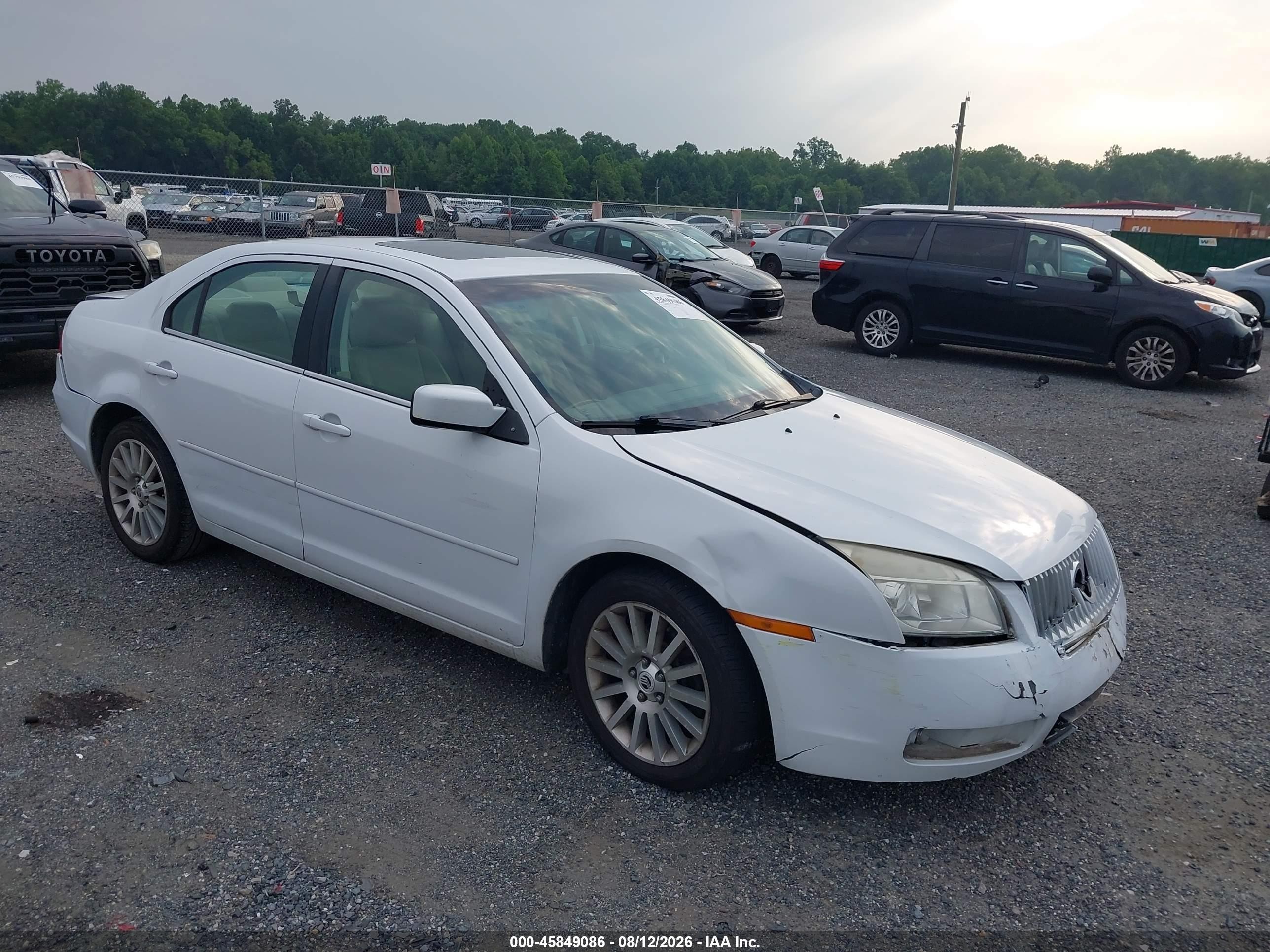 2007 Mercury Milan Premier White vin: 3MEHM08117R604010