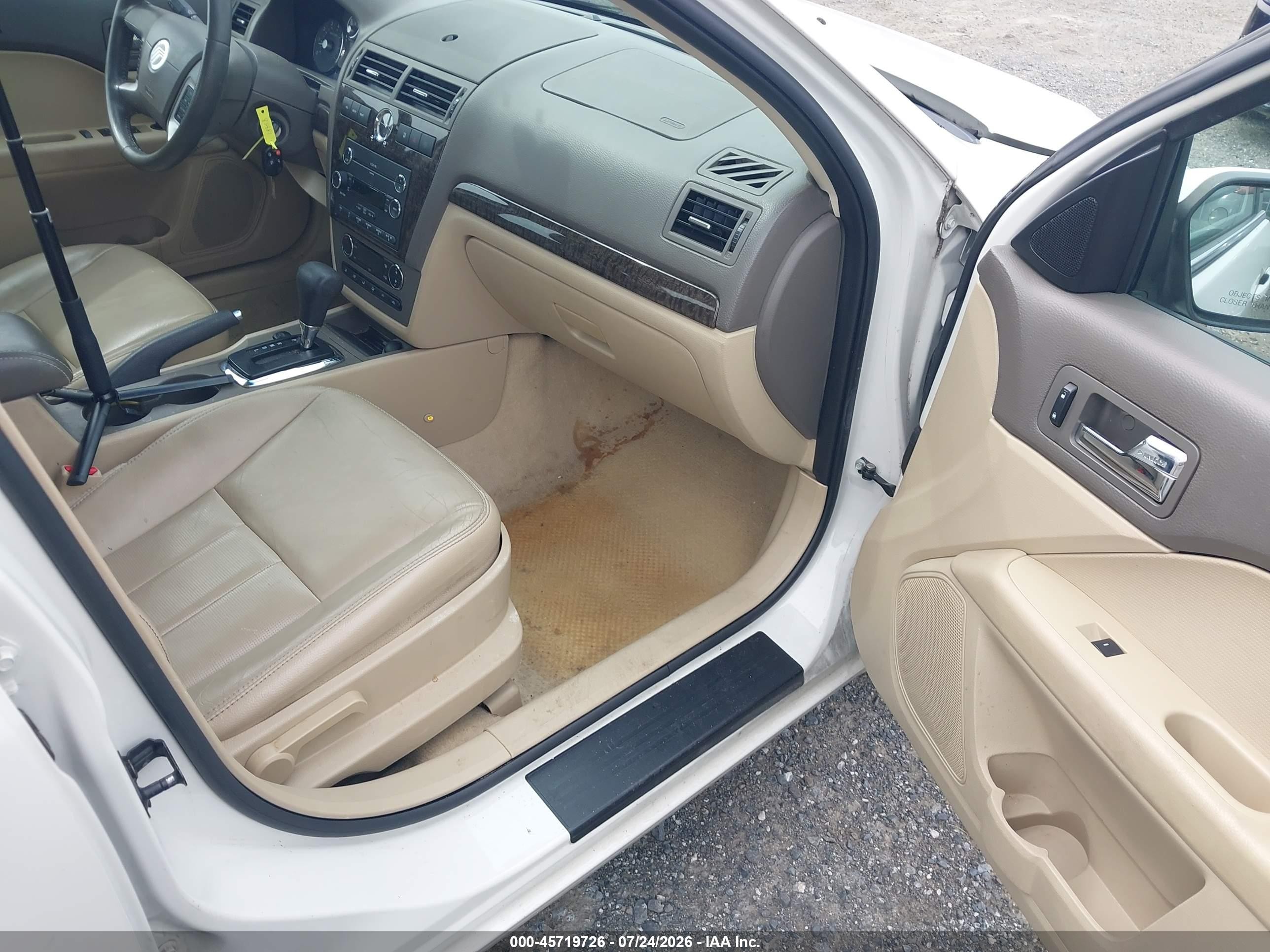 2009 Mercury Milan V6 Premier White vin: 3MEHM08119R628133