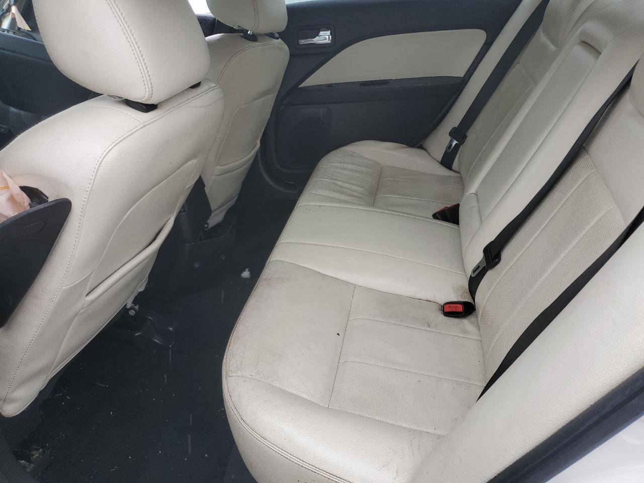 2009 Mercury Milan Premier White vin: 3MEHM08119R632411