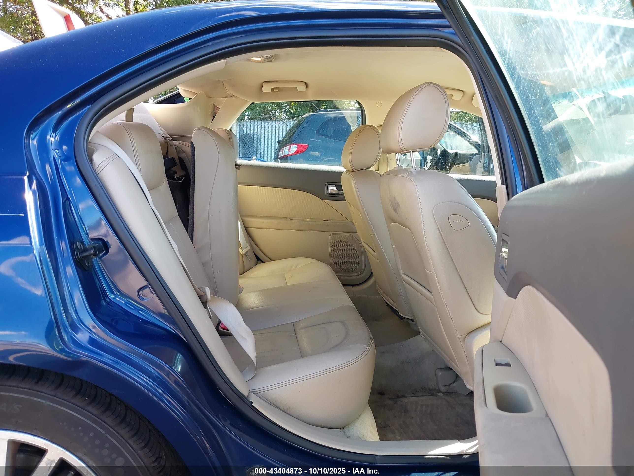 2007 Mercury Milan V6 Premier Dark Blue vin: 3MEHM08137R664872