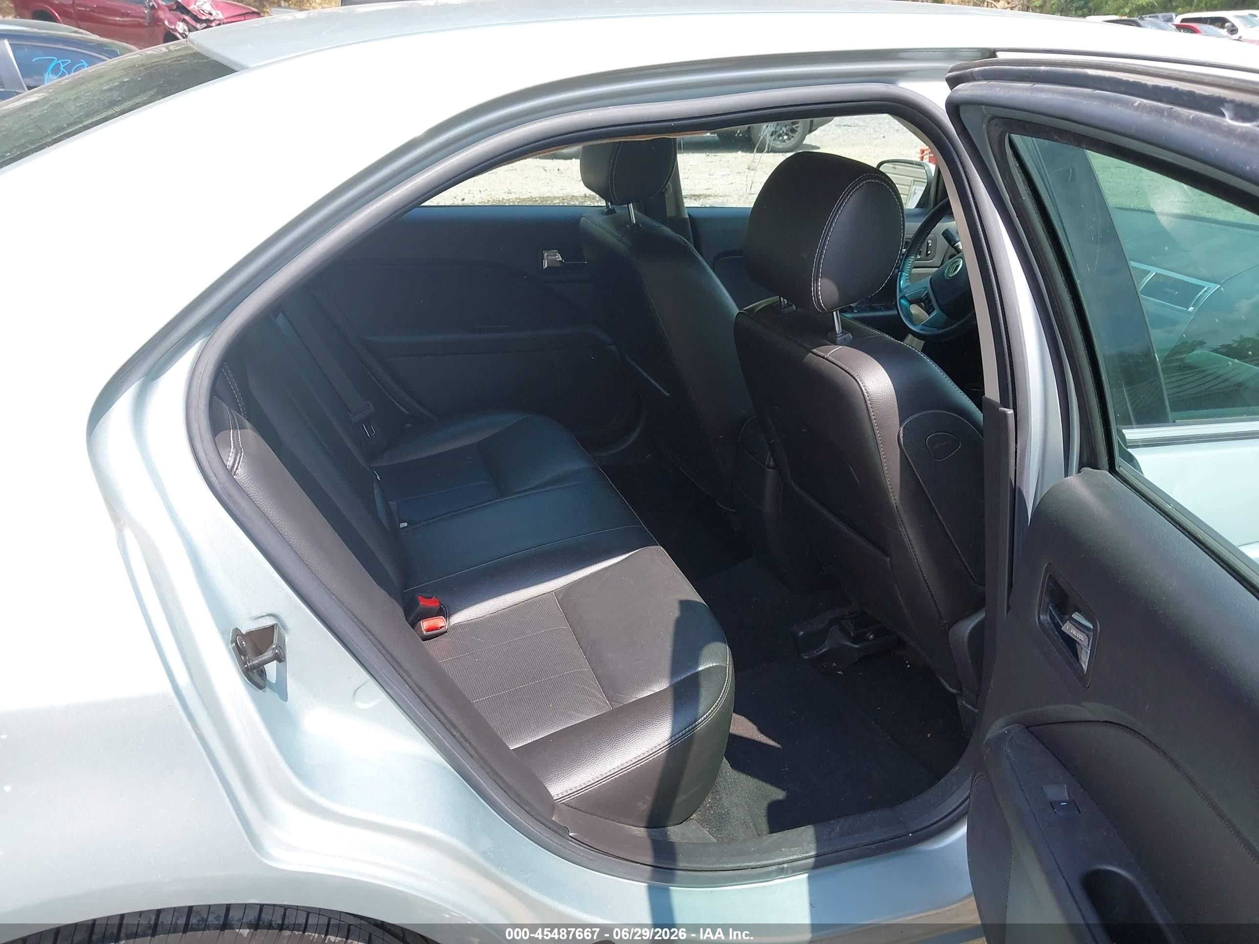 2007 Mercury Milan Premier Серебряный vin: 3MEHM08147R667702