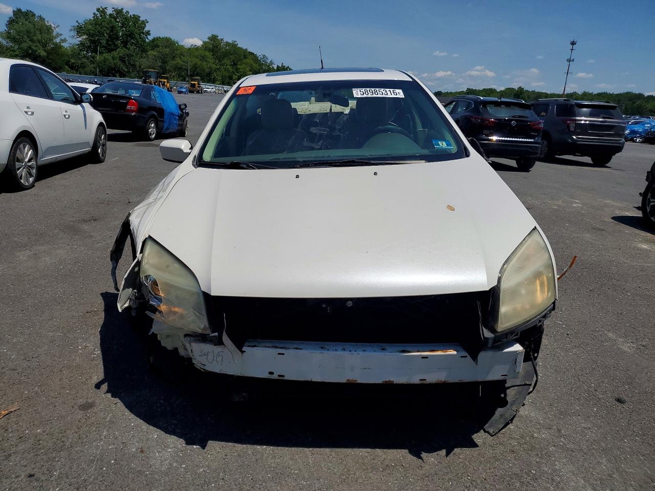 2009 Mercury Milan Premier White vin: 3MEHM08159R632010