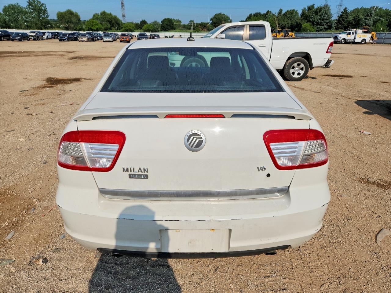 2008 Mercury Milan Premier White vin: 3MEHM08168R660073