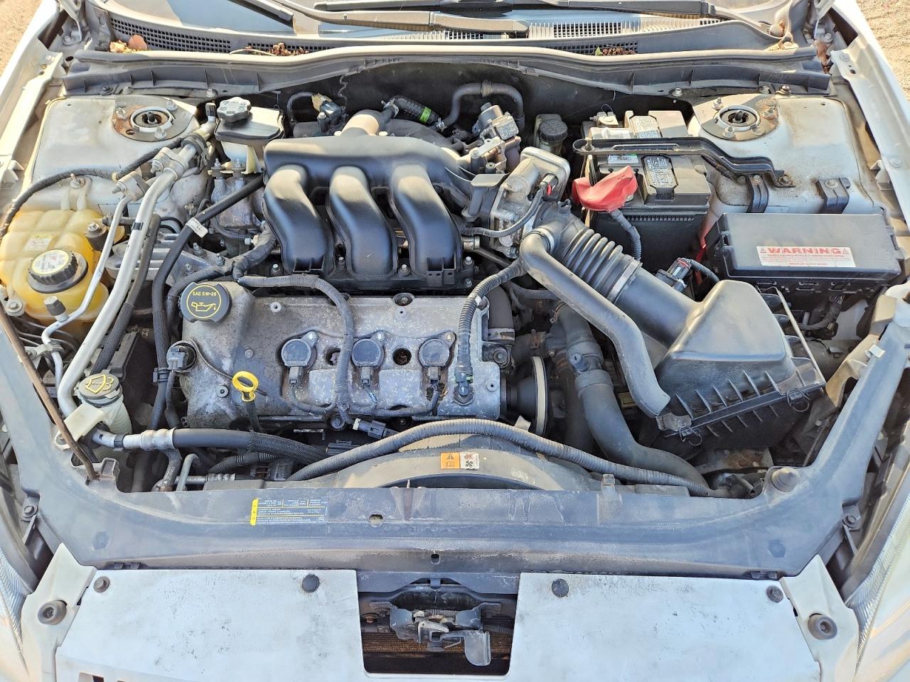 2008 Mercury Milan Premier White vin: 3MEHM08168R660073