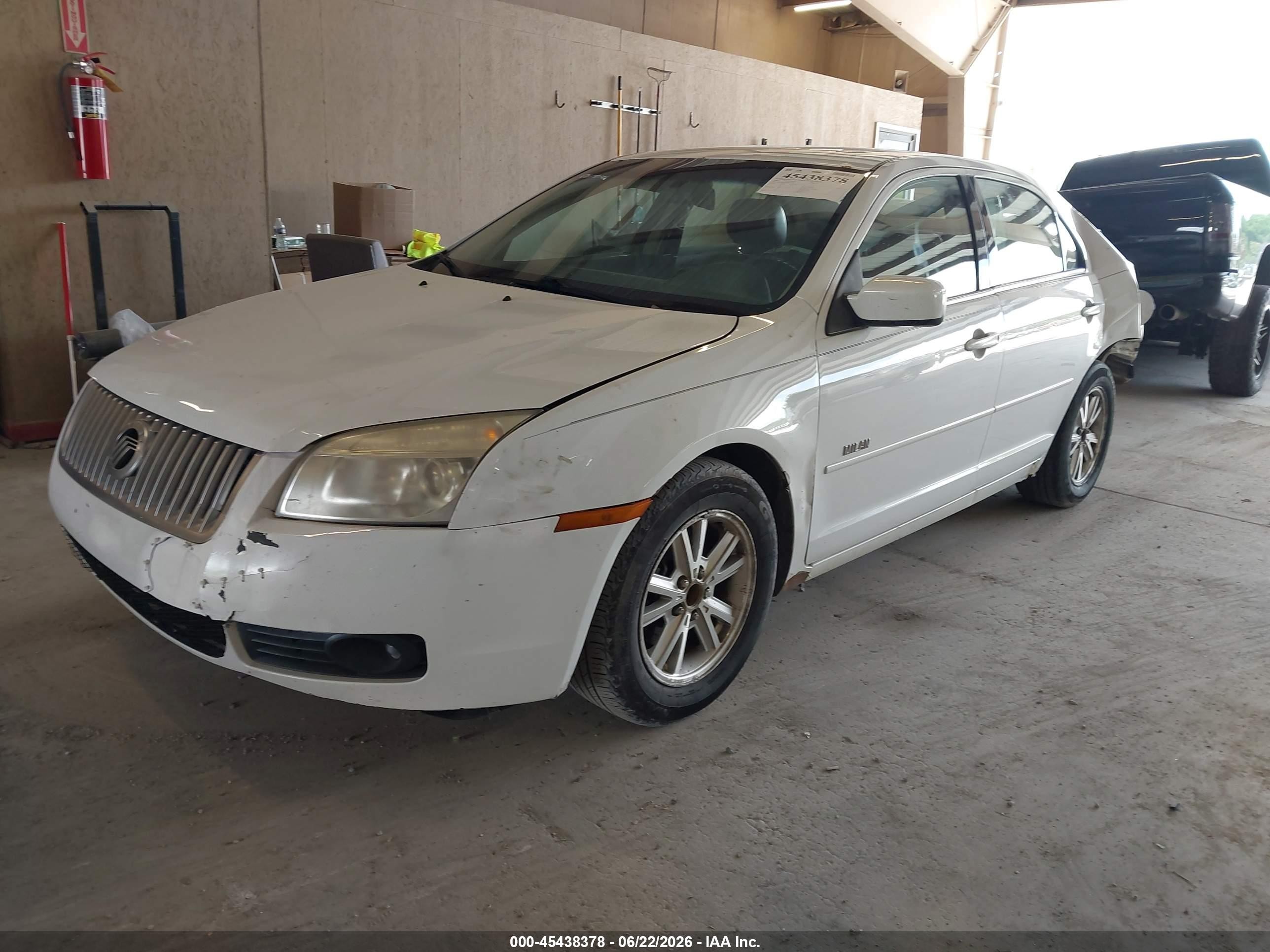 2006 Mercury Milan V6 Premier White vin: 3MEHM08186R601488