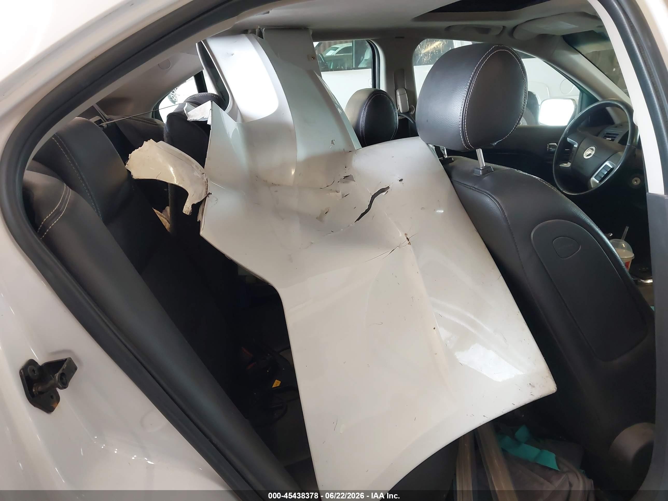 2006 Mercury Milan V6 Premier White vin: 3MEHM08186R601488