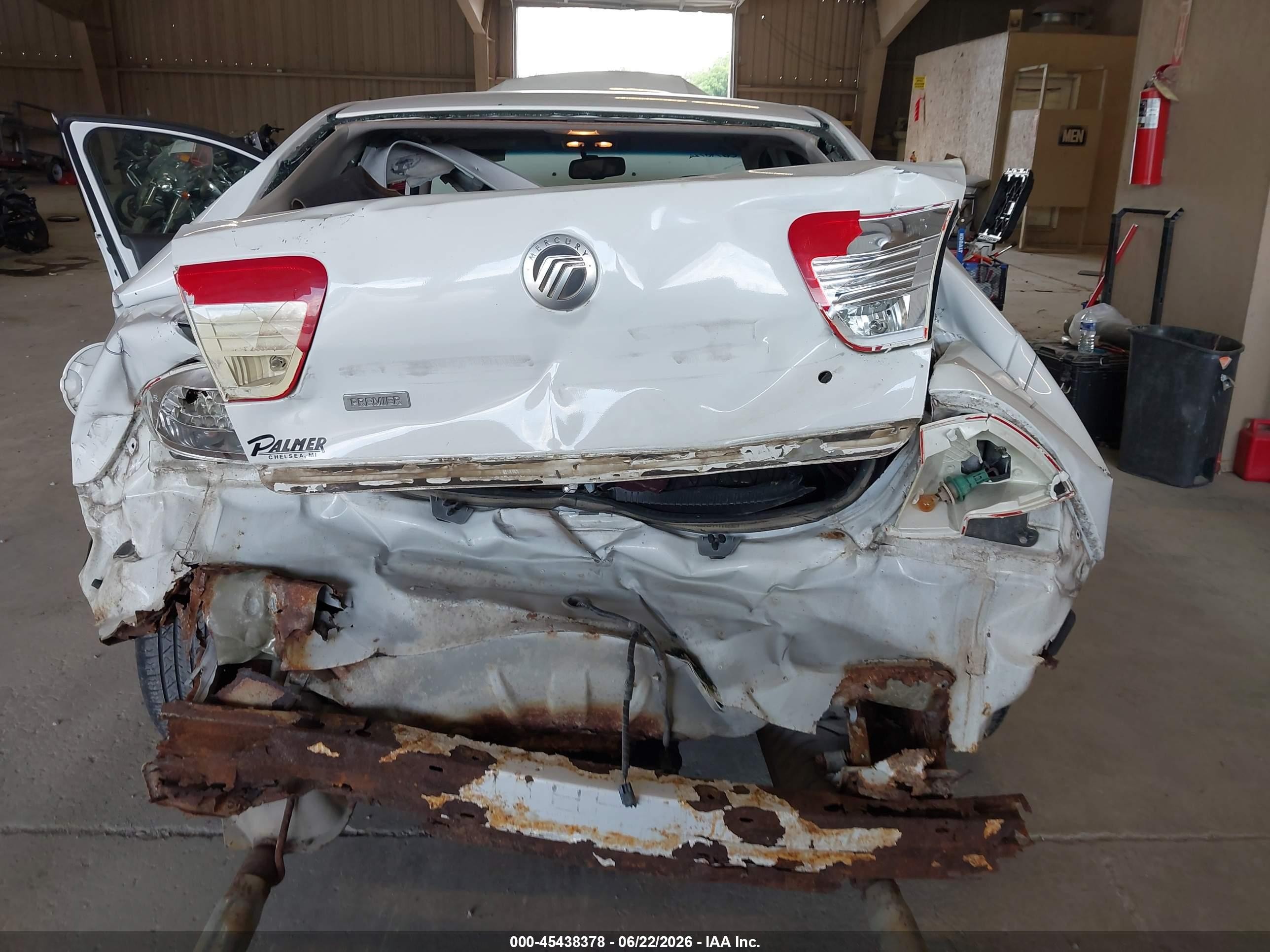 2006 Mercury Milan V6 Premier White vin: 3MEHM08186R601488