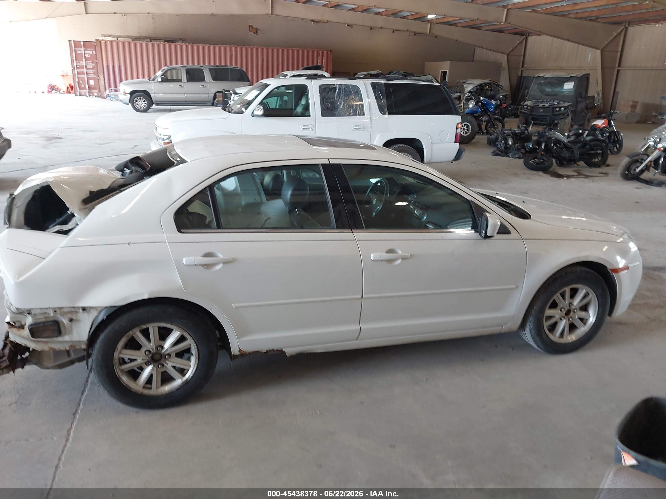 2006 Mercury Milan V6 Premier White vin: 3MEHM08186R601488