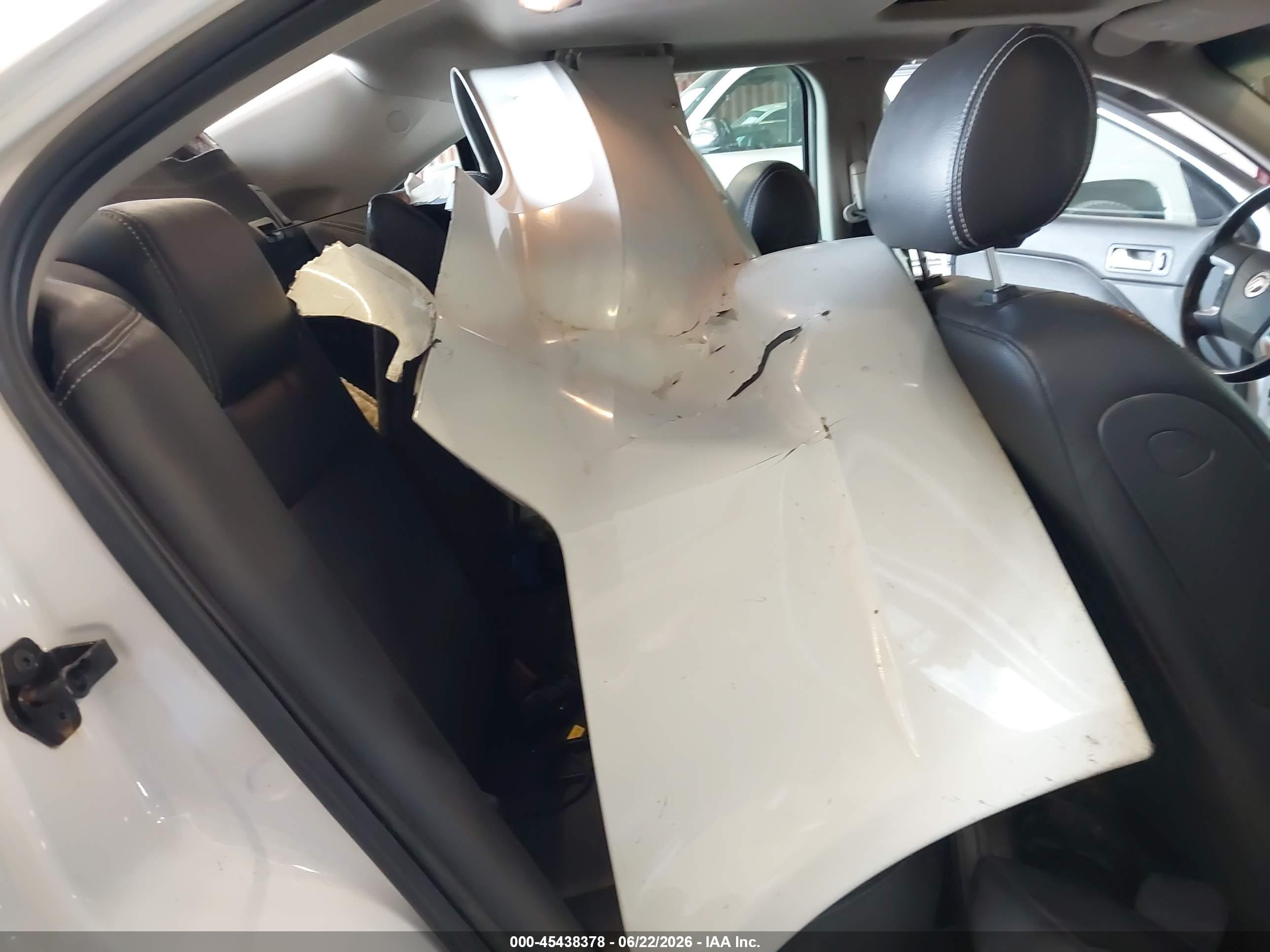 2006 Mercury Milan V6 Premier White vin: 3MEHM08186R601488