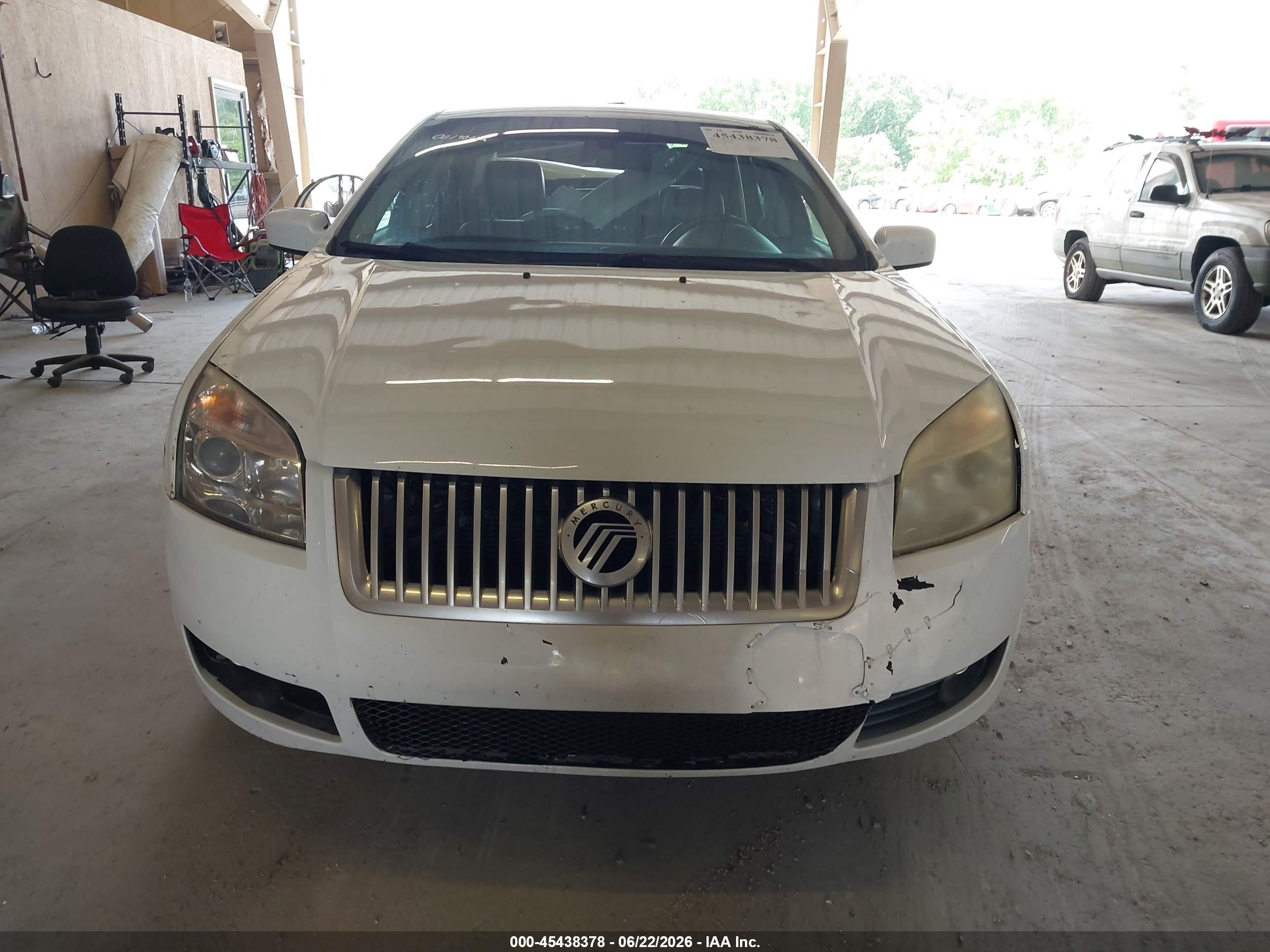 2006 Mercury Milan V6 Premier White vin: 3MEHM08186R601488