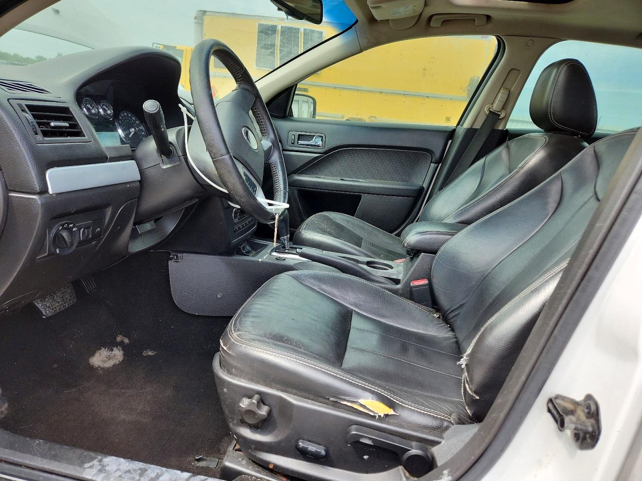 2009 Mercury Milan Premier White vin: 3MEHM08199R627182