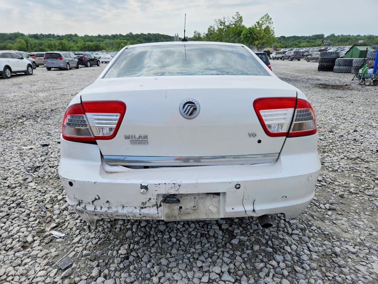 2009 Mercury Milan Premier White vin: 3MEHM08199R627182