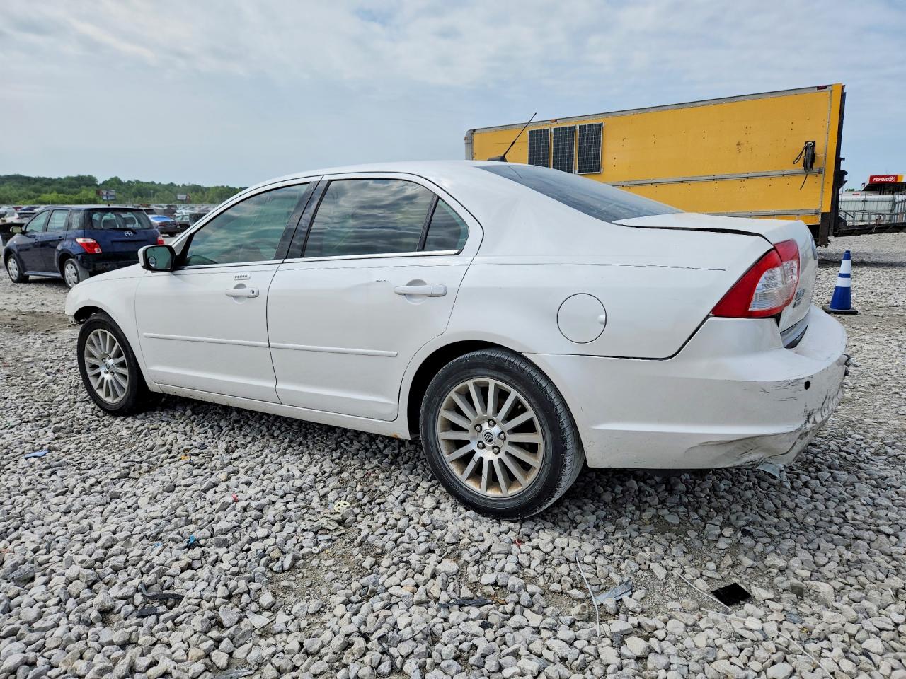 2009 Mercury Milan Premier White vin: 3MEHM08199R627182