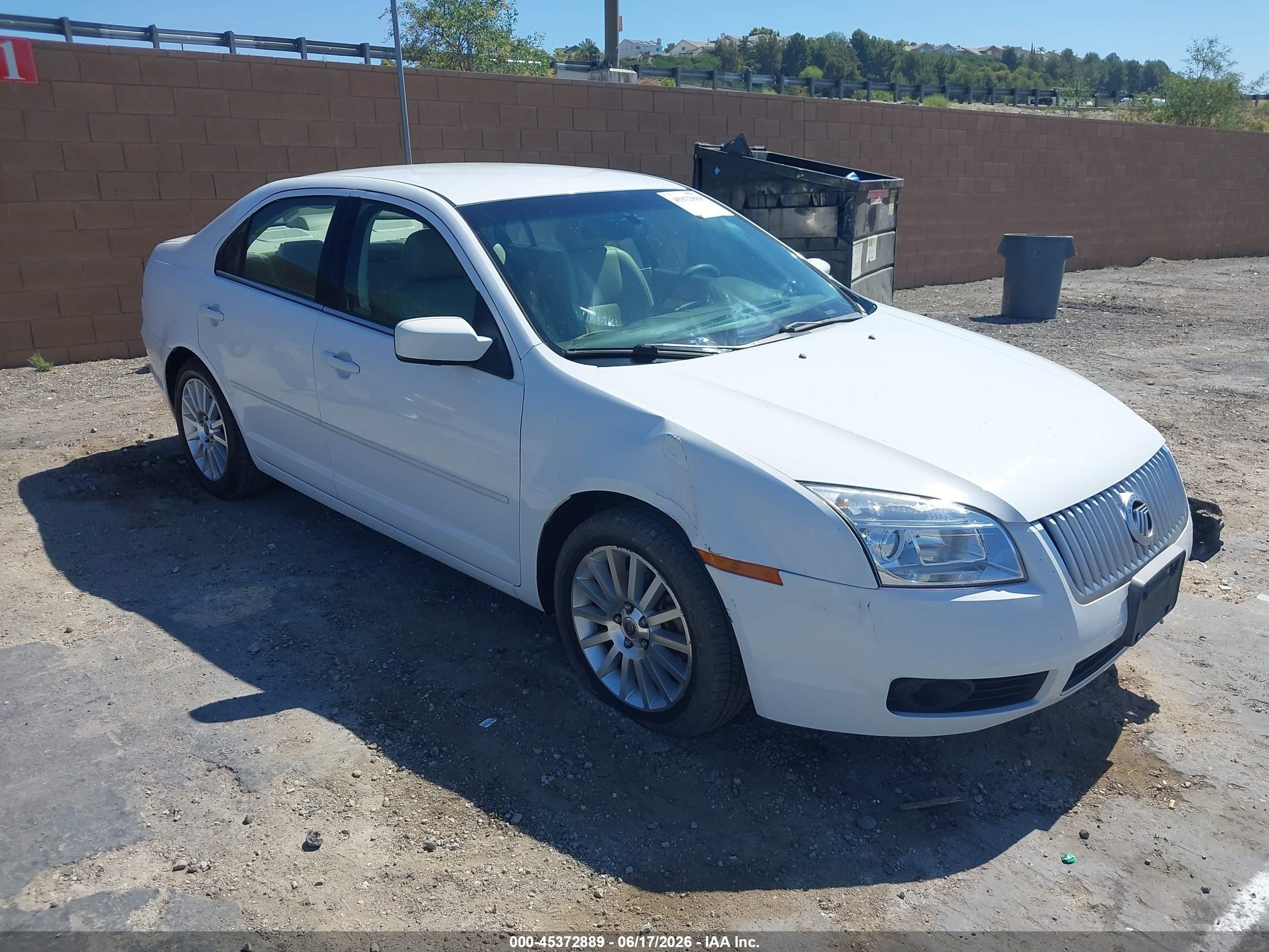 2007 Mercury Milan Premier White vin: 3MEHM081X7R603101
