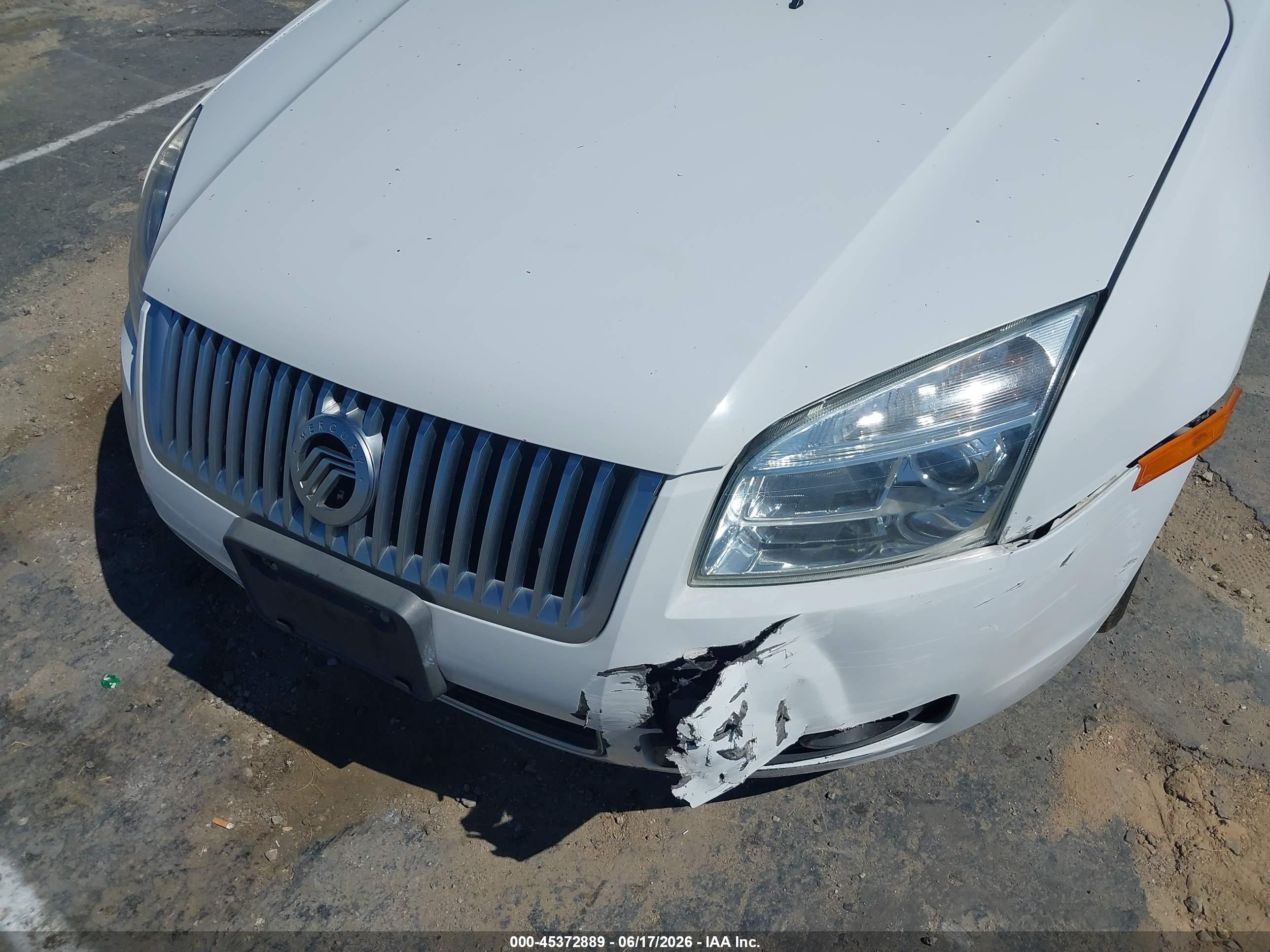 2007 Mercury Milan Premier White vin: 3MEHM081X7R603101