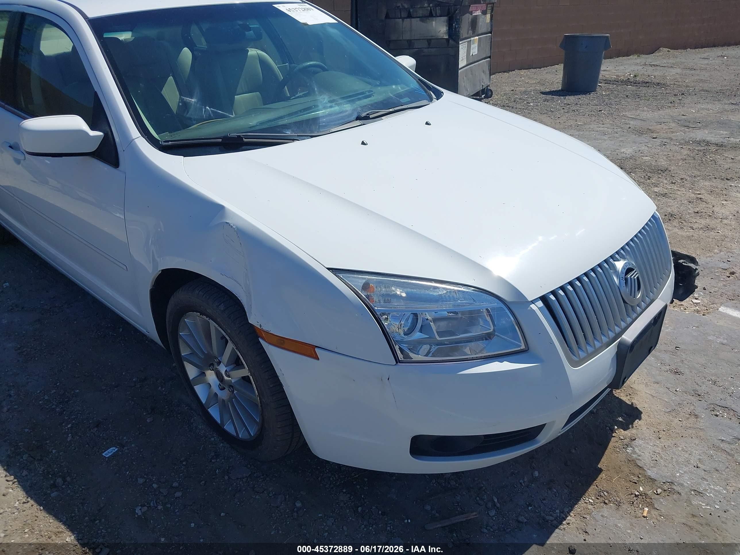 2007 Mercury Milan Premier White vin: 3MEHM081X7R603101