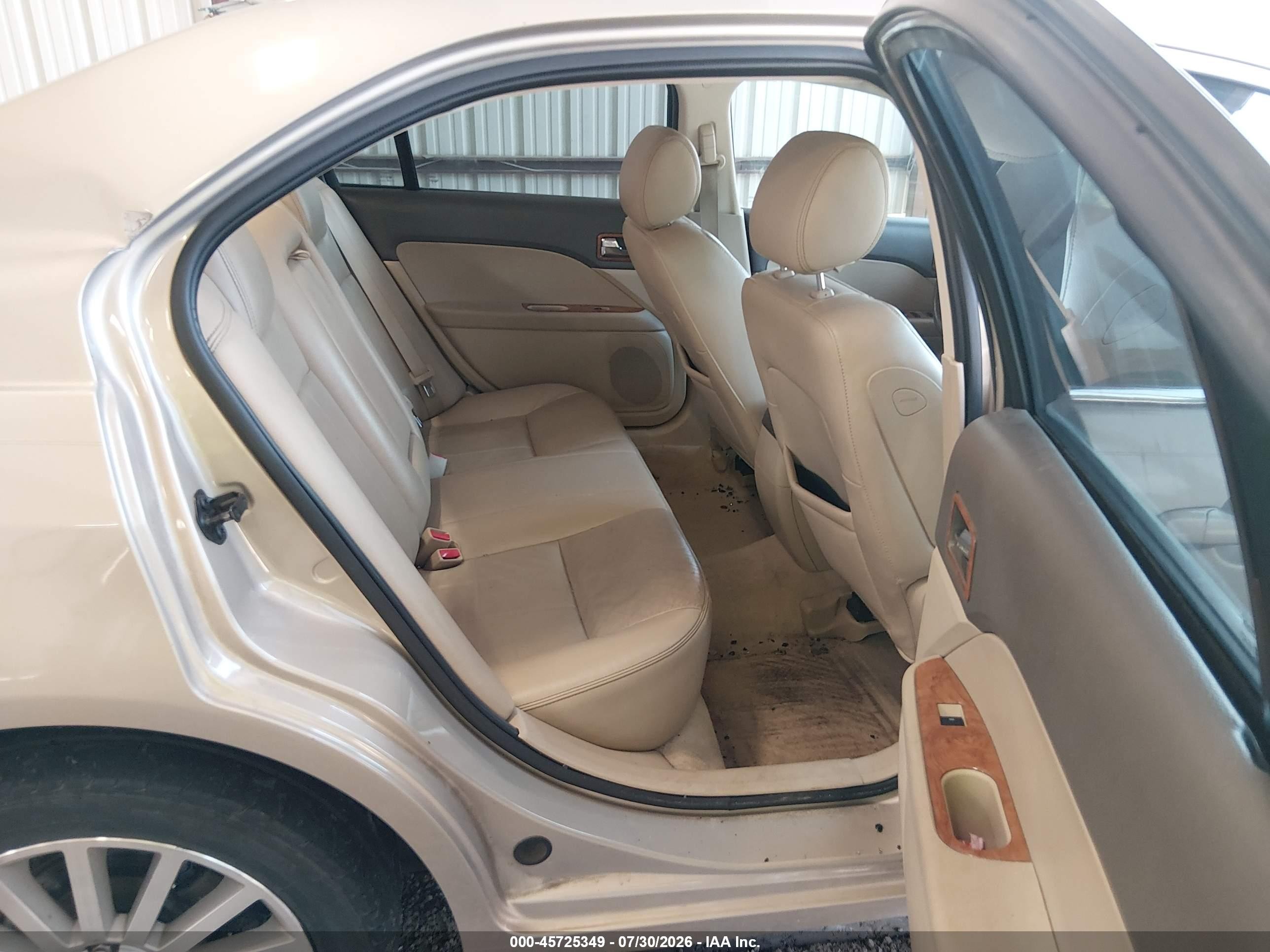 2008 Mercury Milan V6 Premier Gold vin: 3MEHM081X8R648167