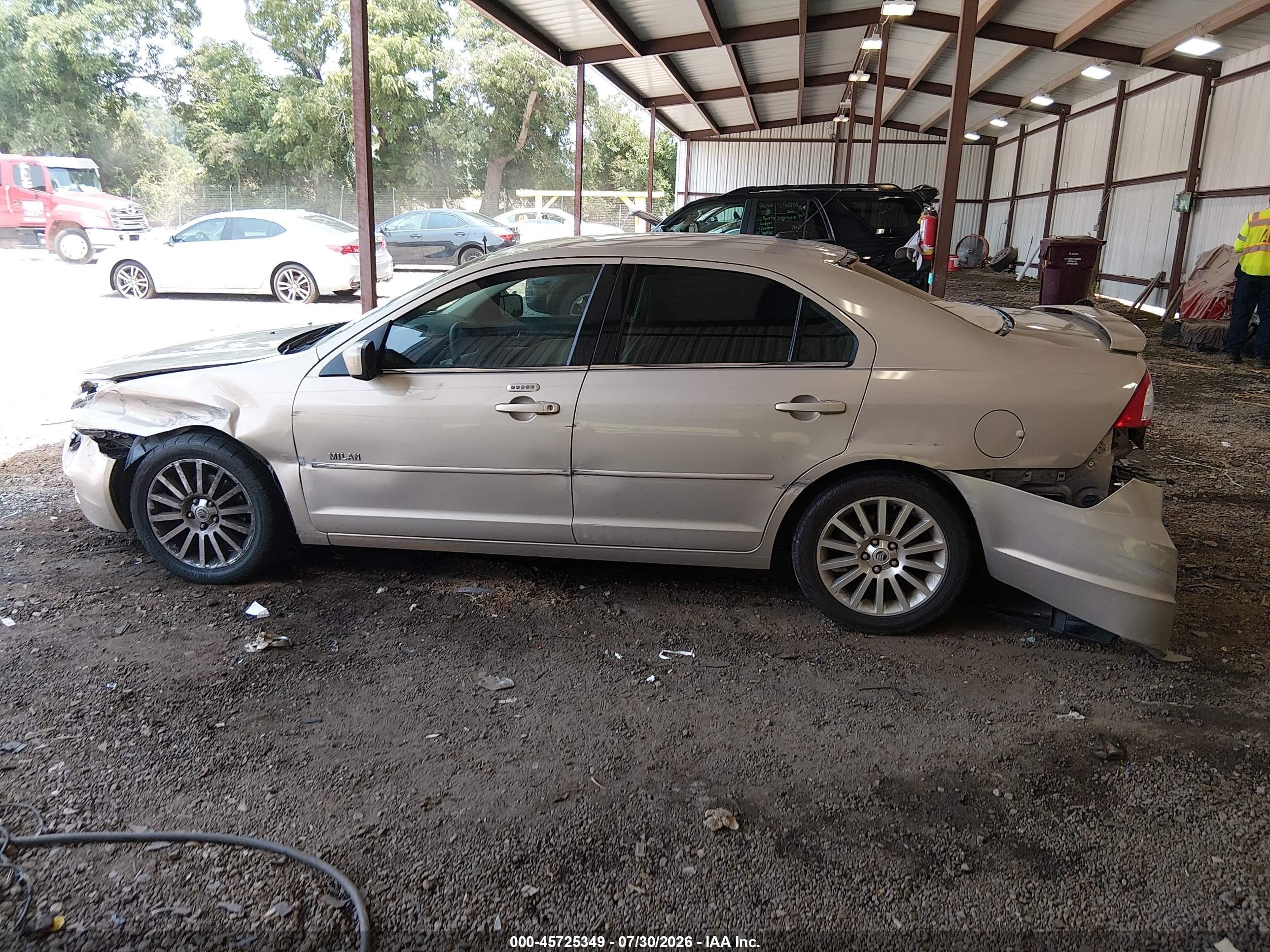 2008 Mercury Milan V6 Premier Gold vin: 3MEHM081X8R648167