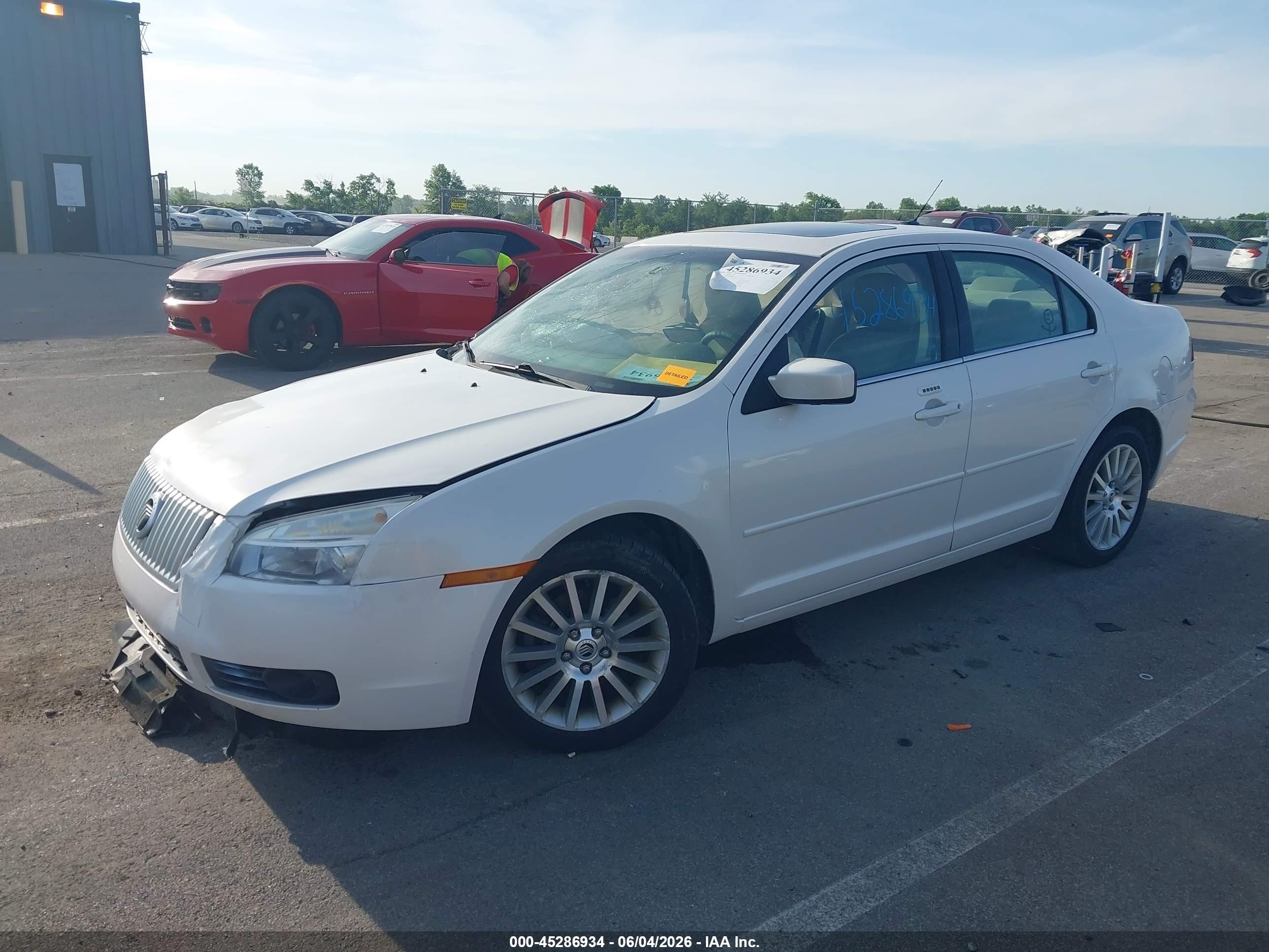 2009 Mercury Milan V6 Premier White vin: 3MEHM081X9R614067
