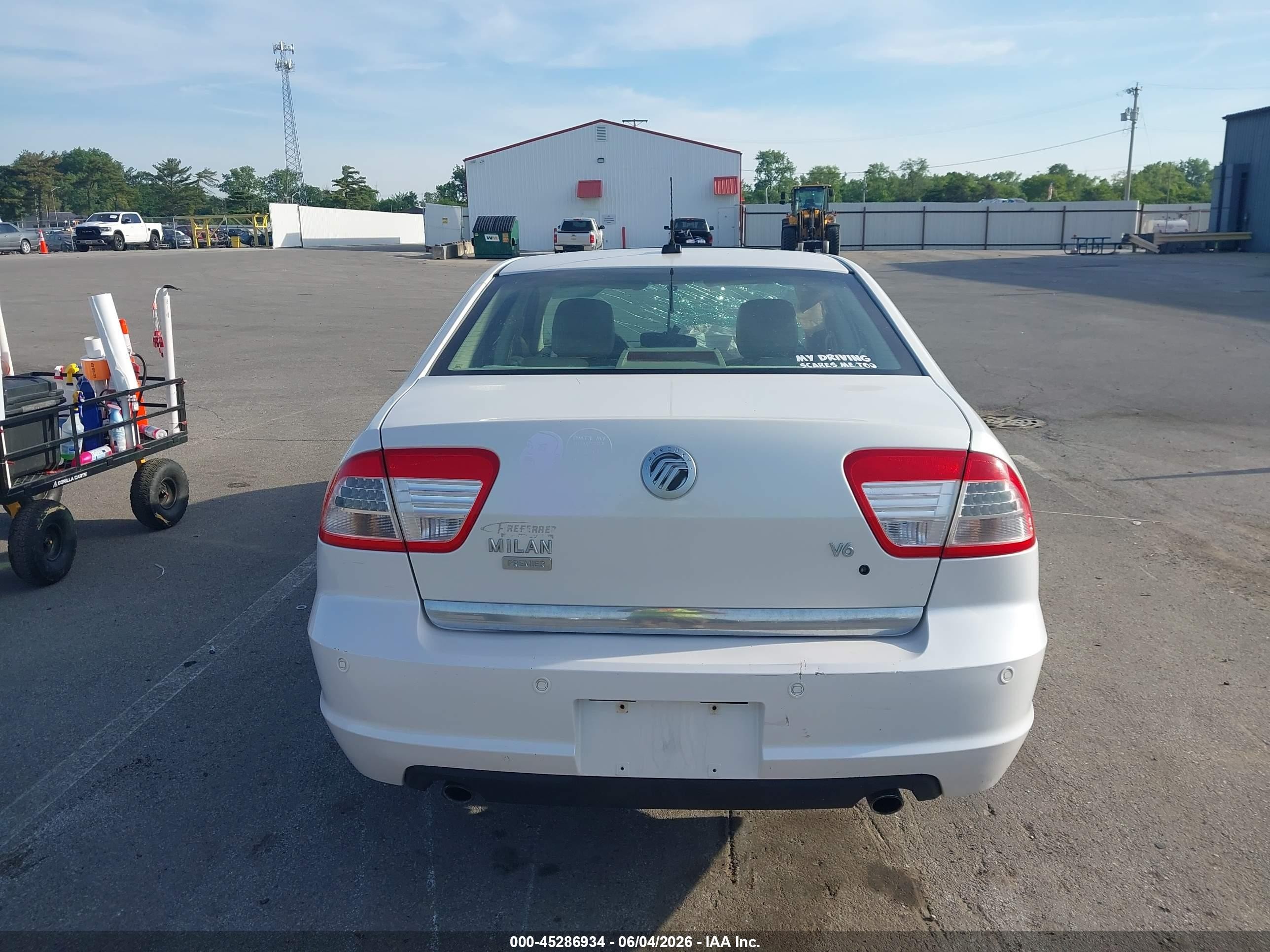 2009 Mercury Milan V6 Premier White vin: 3MEHM081X9R614067