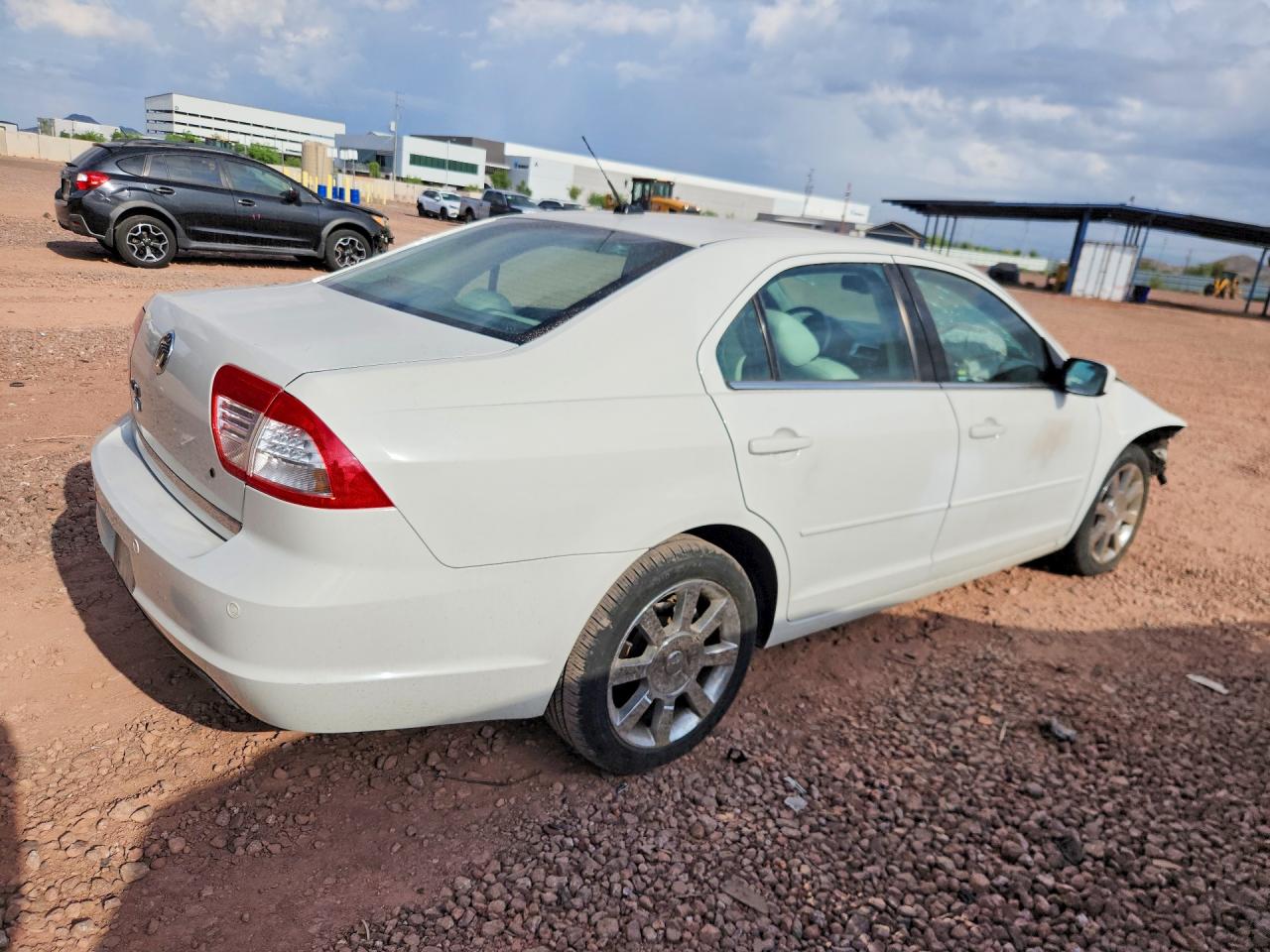 2009 Mercury Milan Premier White vin: 3MEHM08Z19R621530