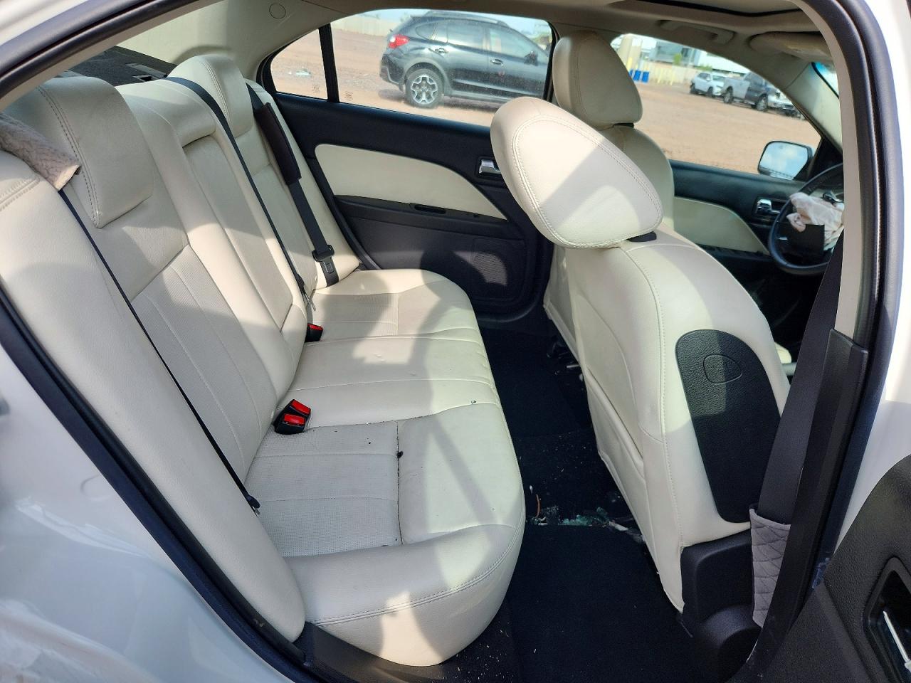 2009 Mercury Milan Premier White vin: 3MEHM08Z19R621530