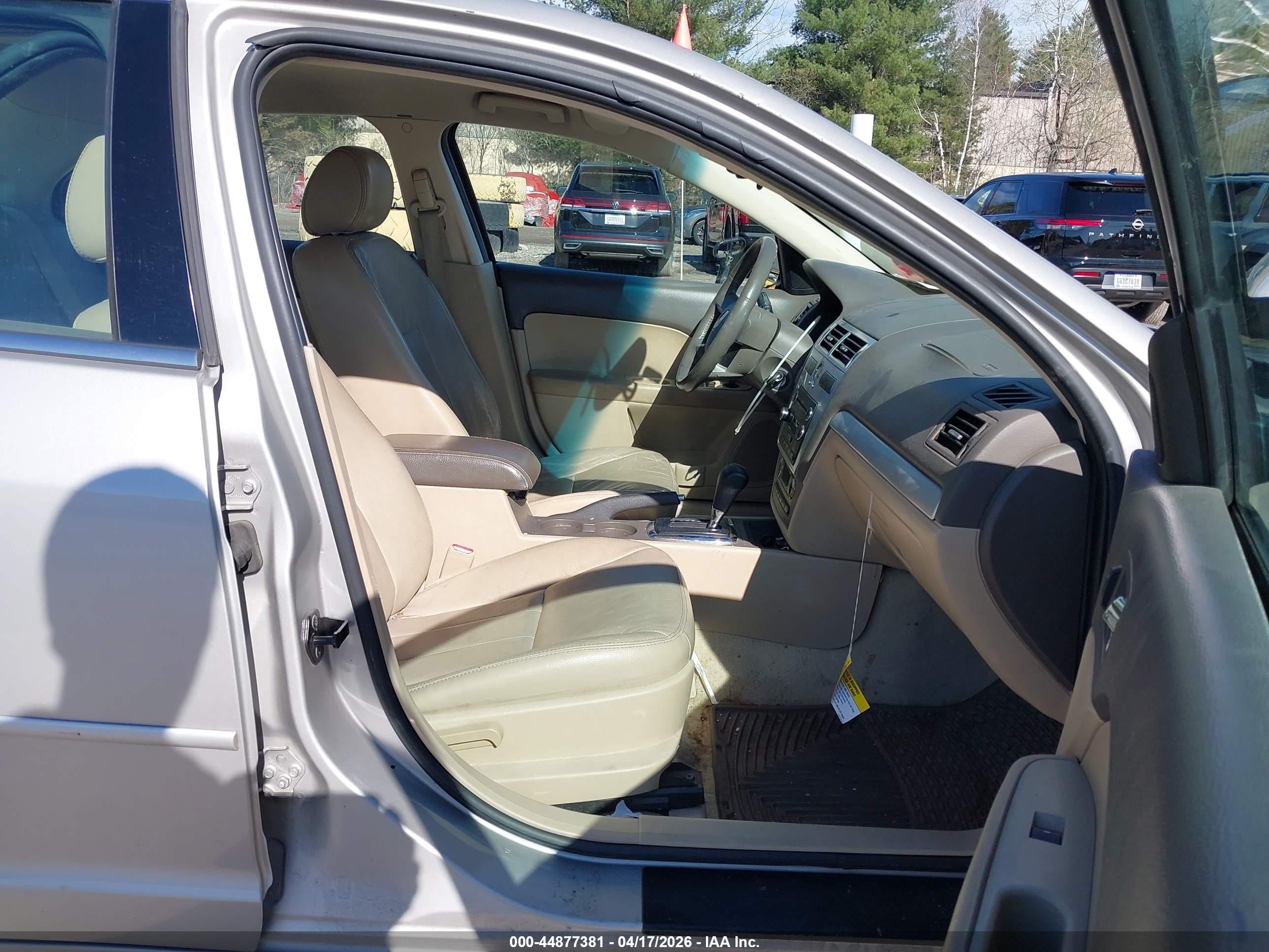 2008 Mercury Milan I4 Premier Silver vin: 3MEHM08Z28R628937