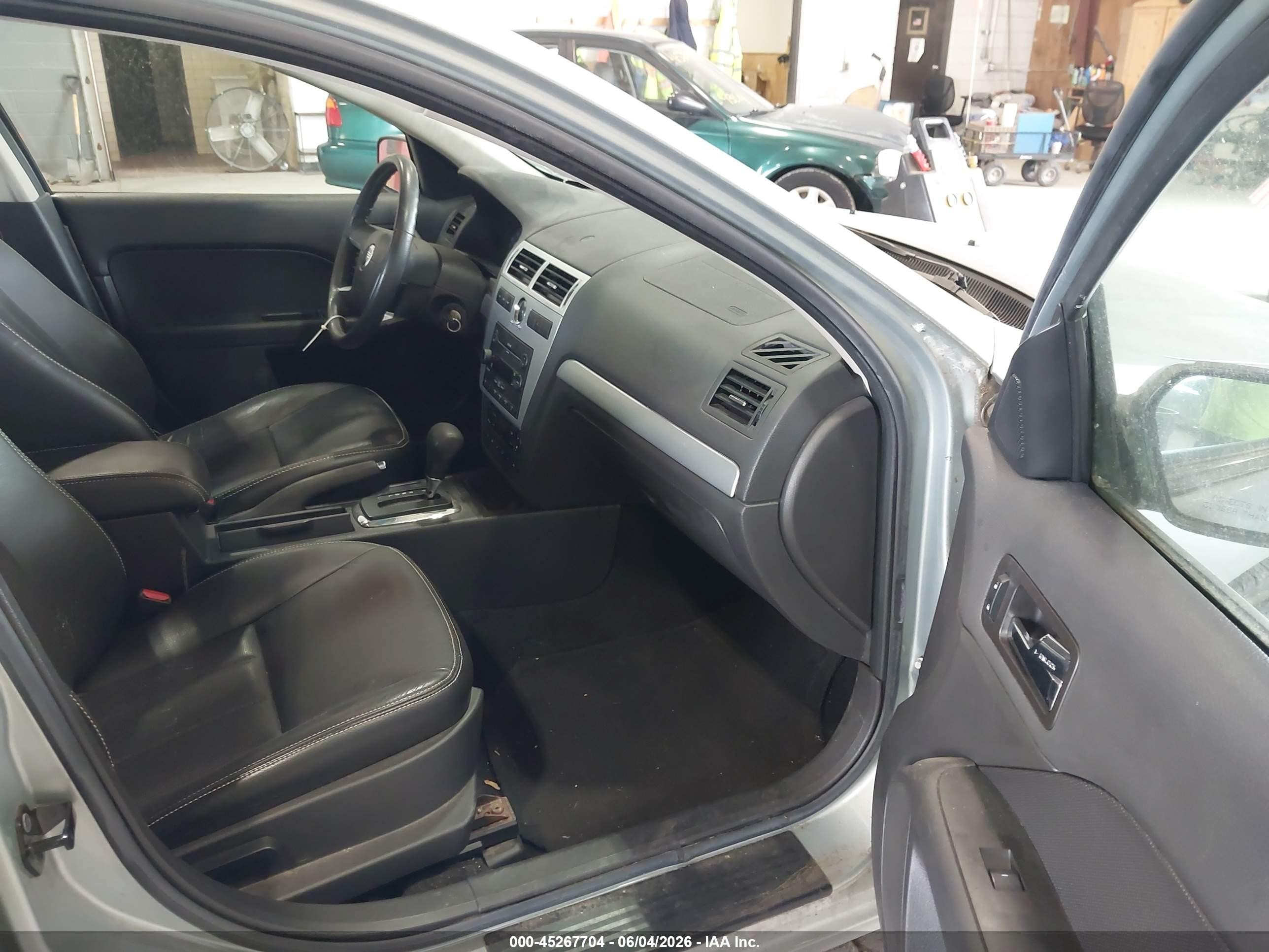 2007 Mercury Milan I4 Premier Silver vin: 3MEHM08Z57R604923
