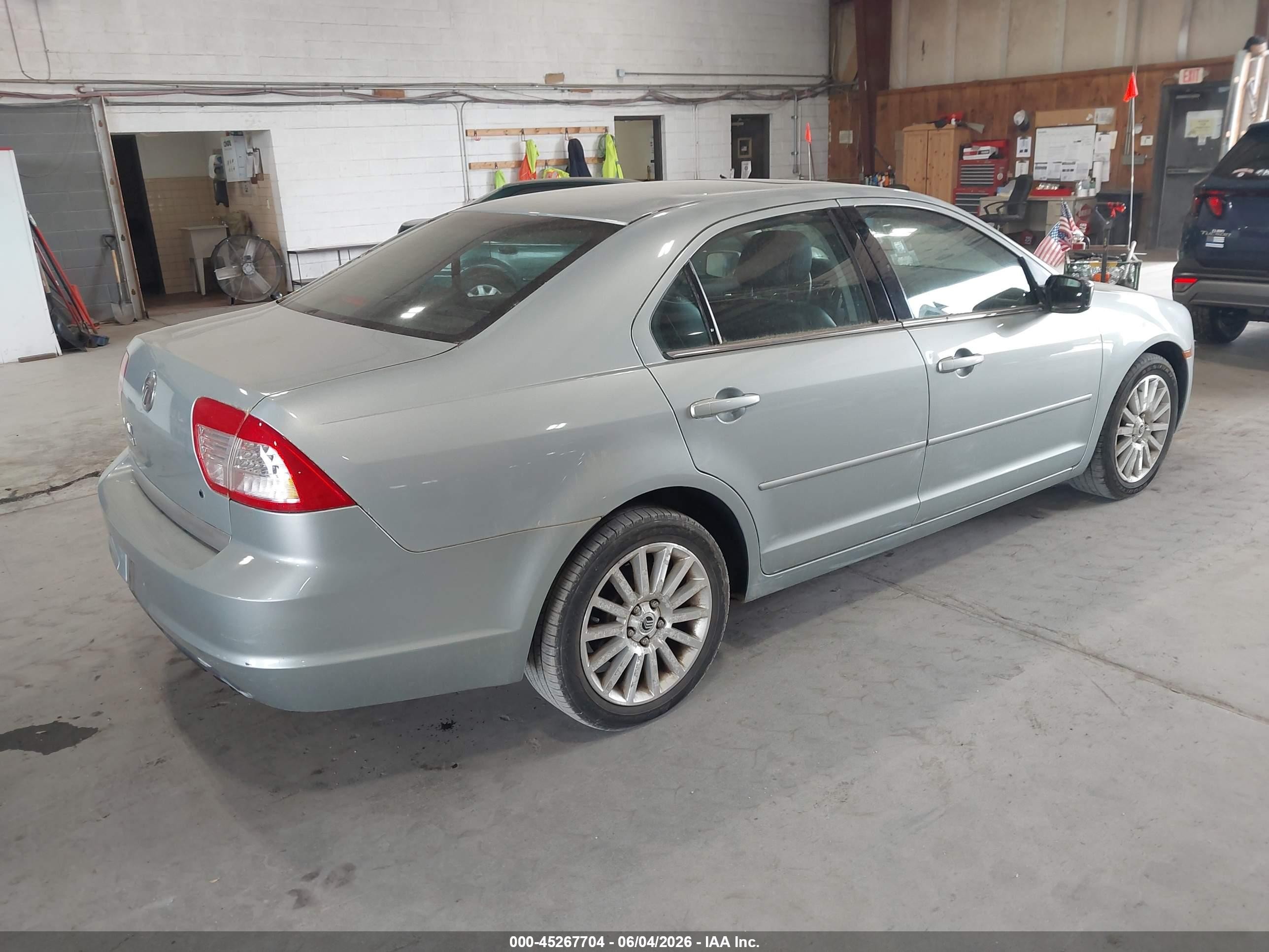 2007 Mercury Milan I4 Premier Silver vin: 3MEHM08Z57R604923
