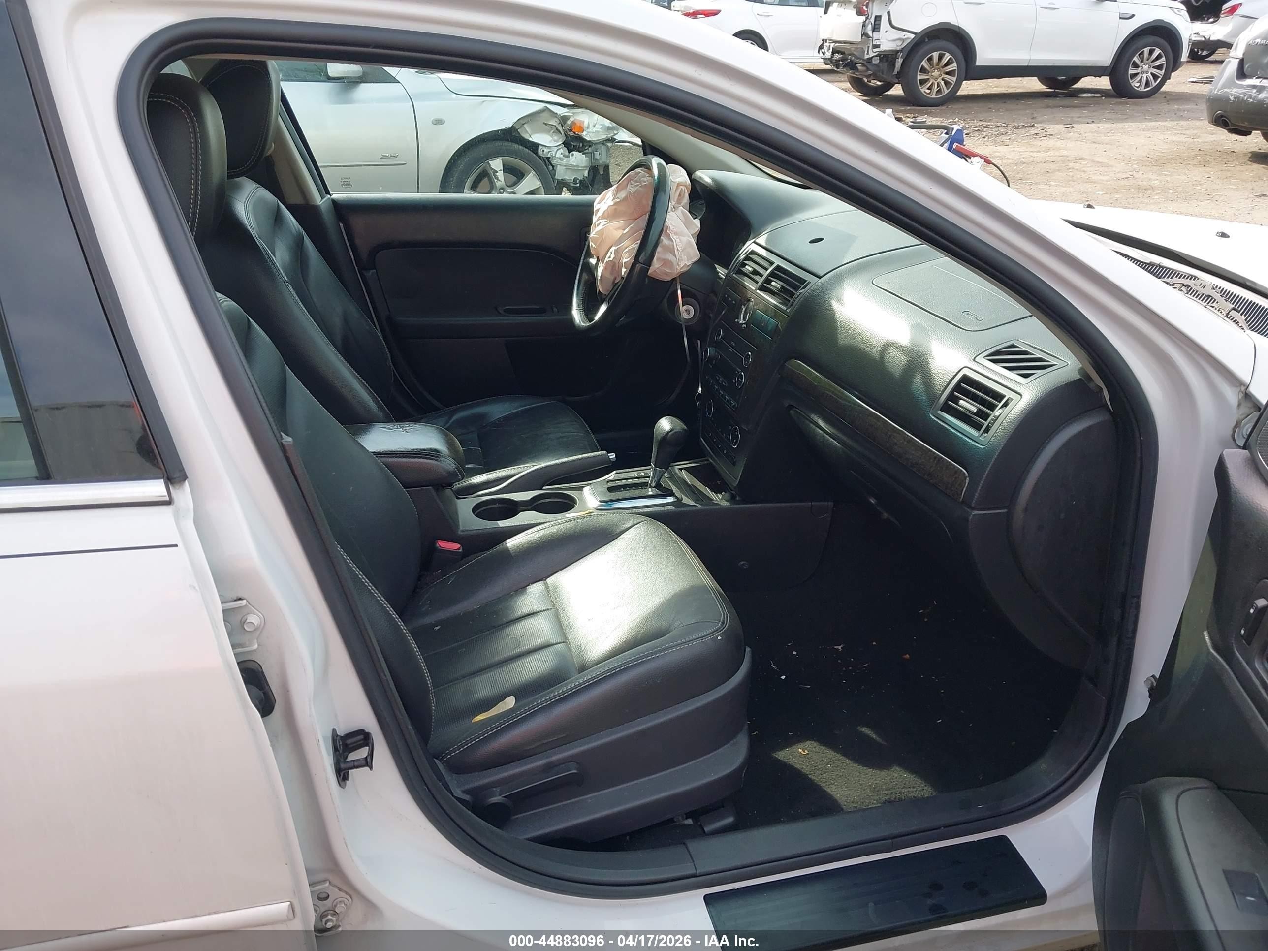 2009 Mercury Milan I4 Premier White vin: 3MEHM08Z59R606867