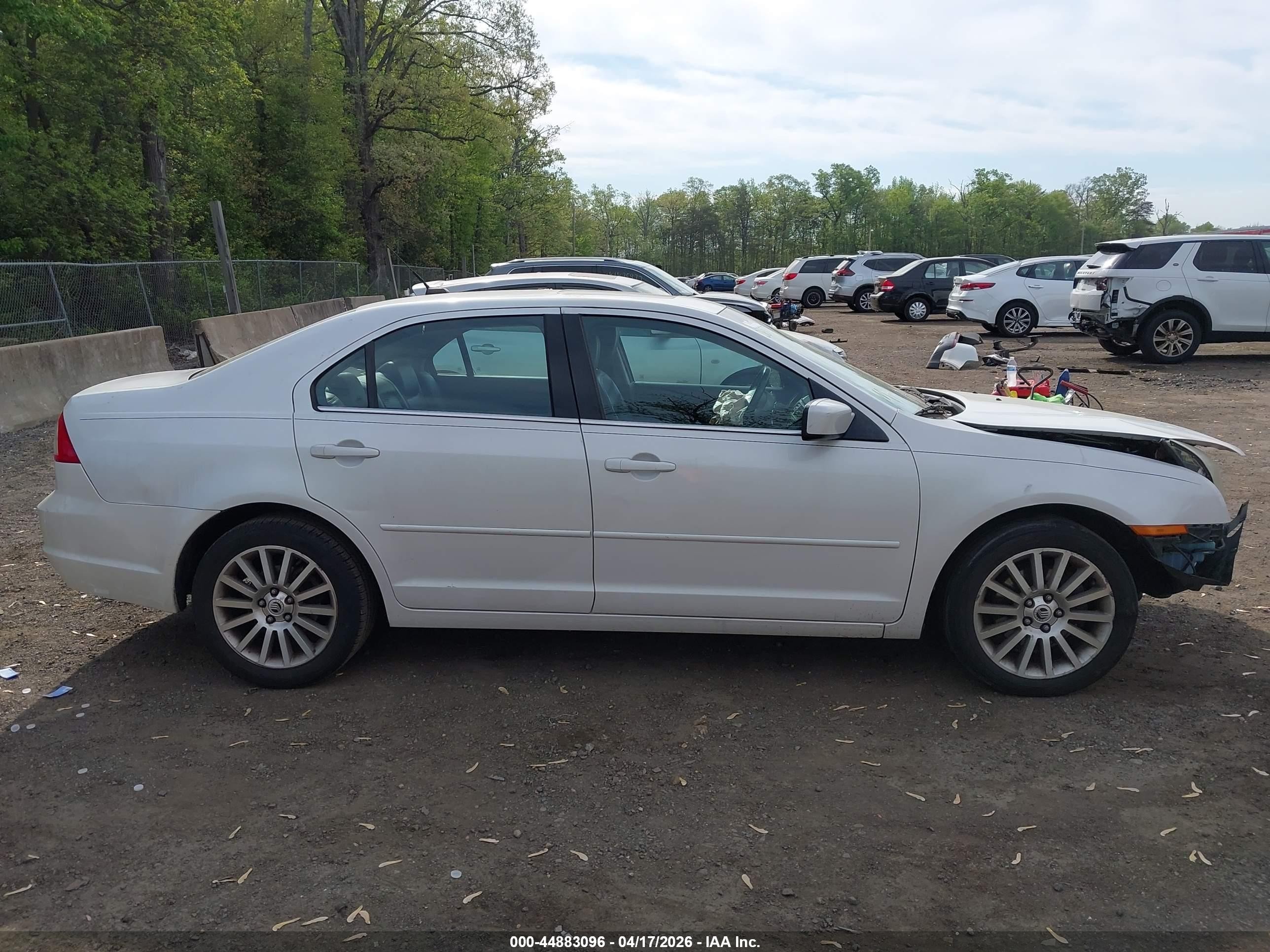 2009 Mercury Milan I4 Premier White vin: 3MEHM08Z59R606867