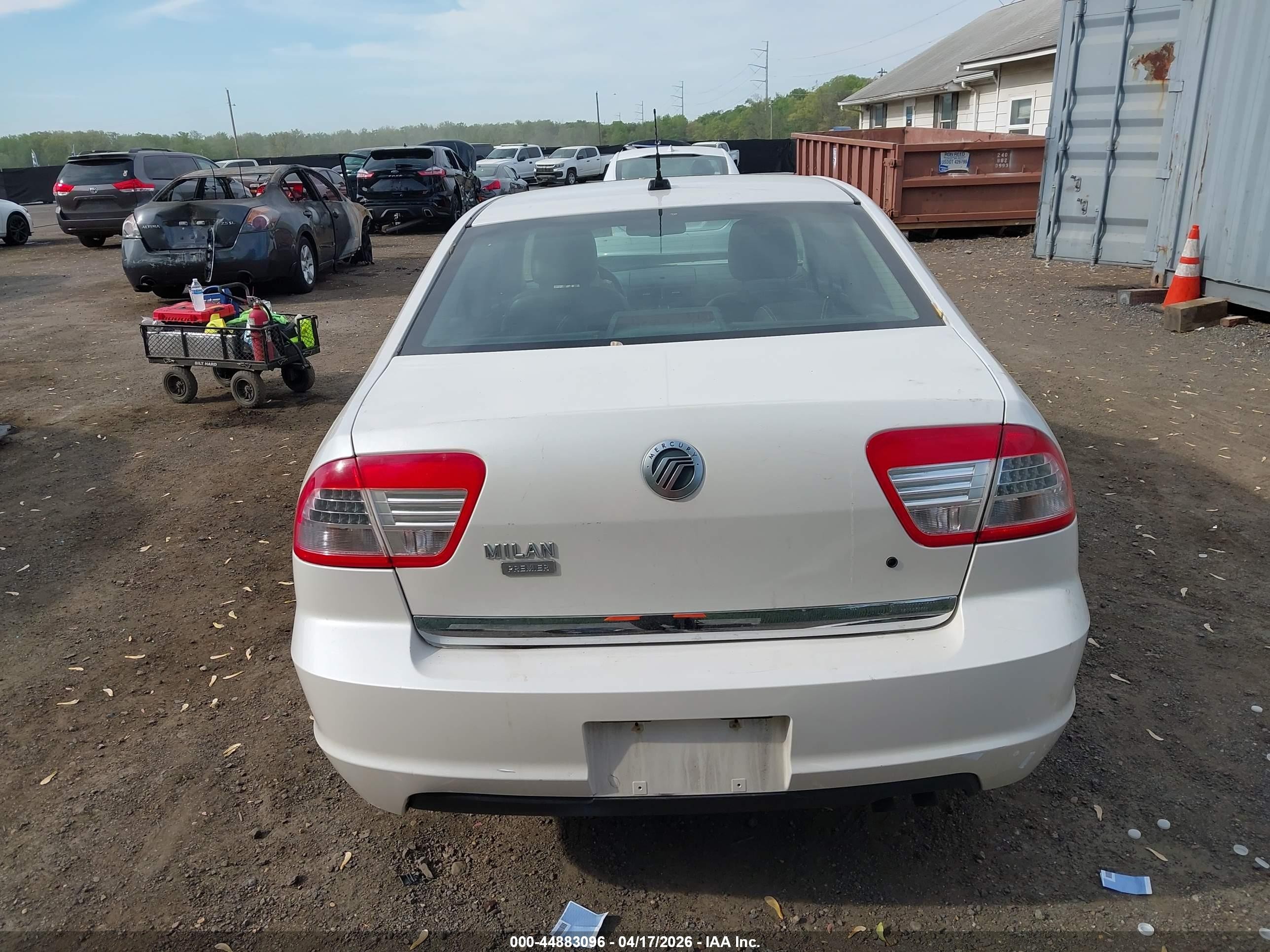 2009 Mercury Milan I4 Premier White vin: 3MEHM08Z59R606867