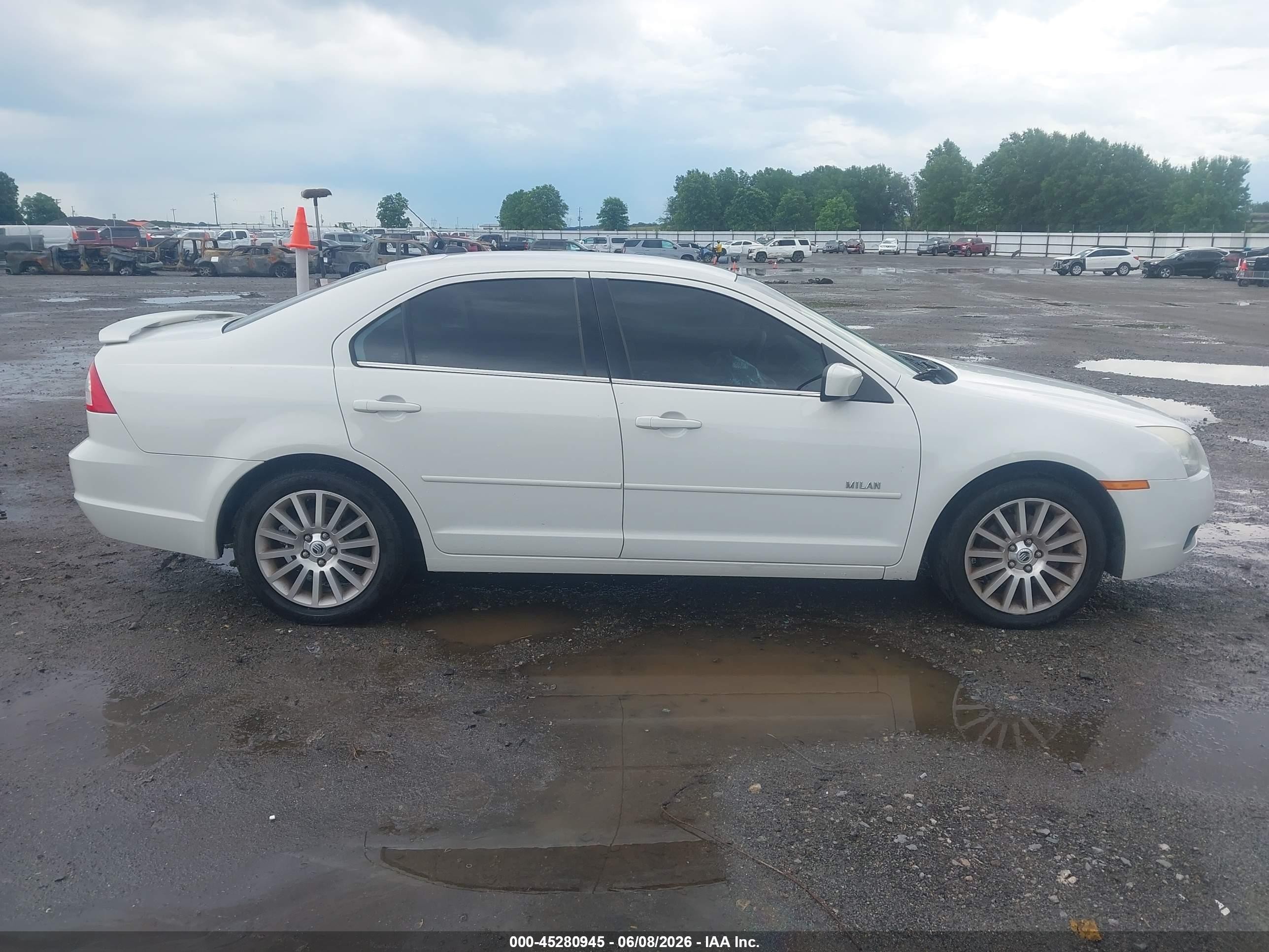 2008 Mercury Milan I4 Premier White vin: 3MEHM08Z98R618969