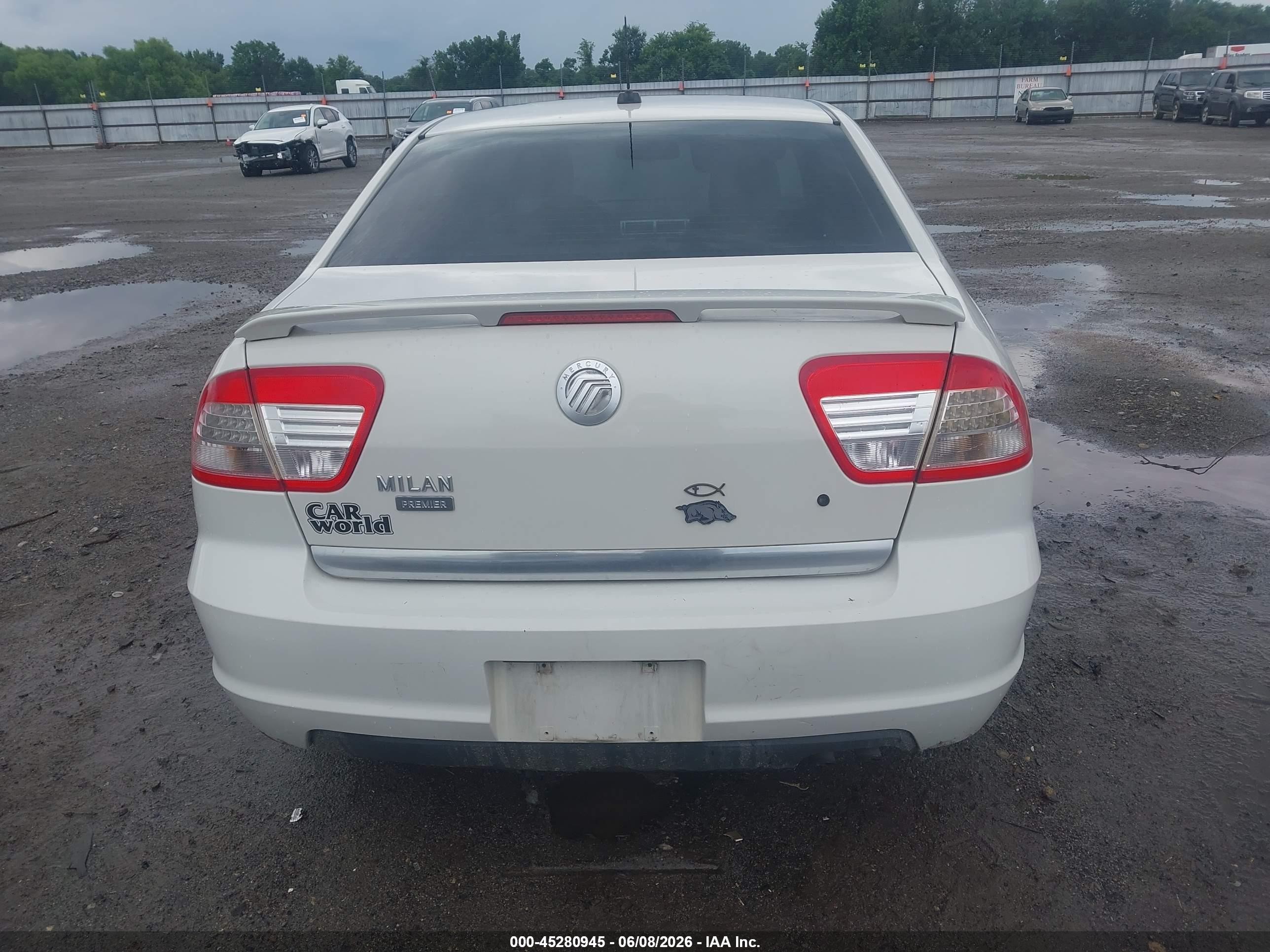 2008 Mercury Milan I4 Premier White vin: 3MEHM08Z98R618969