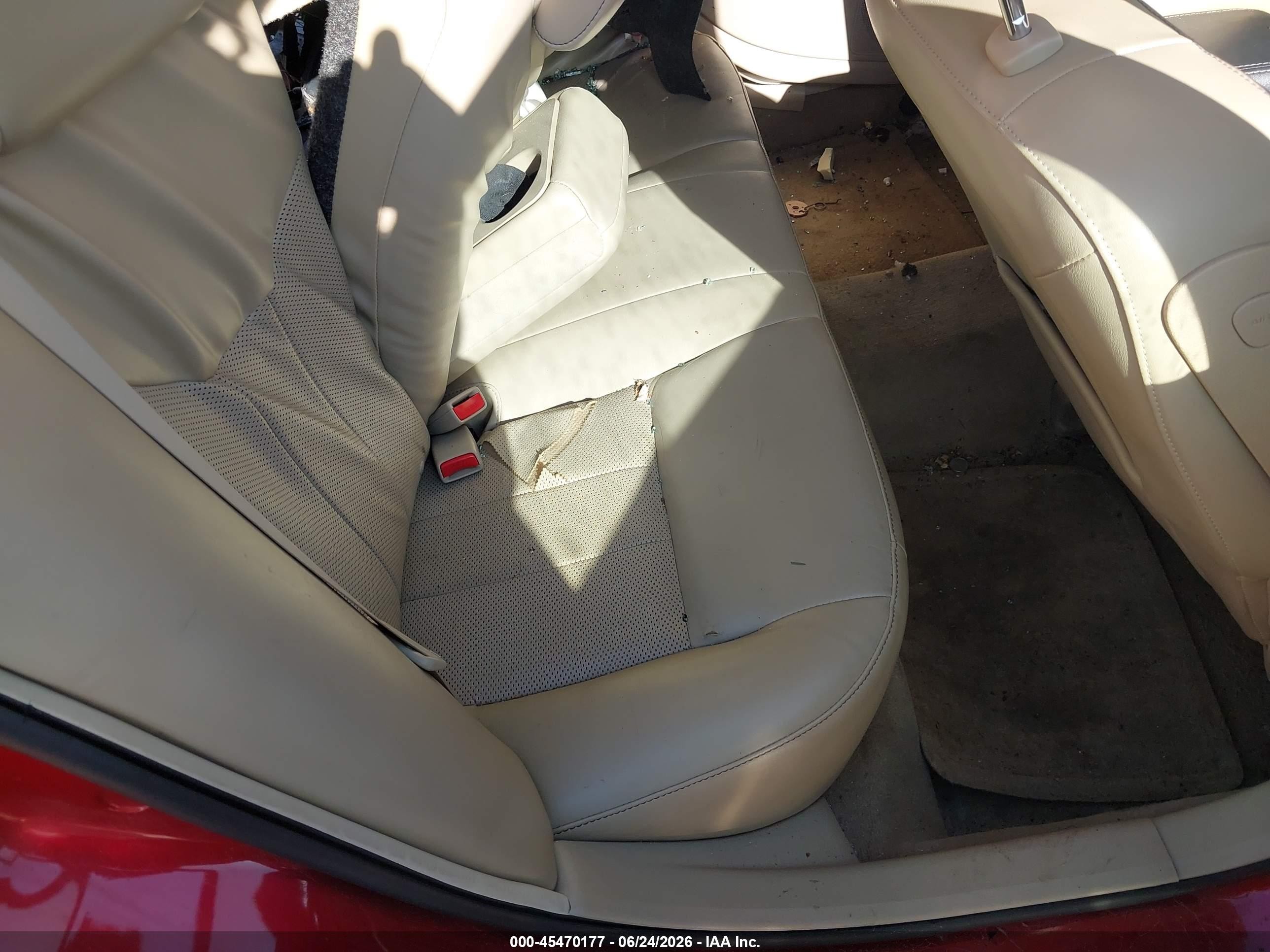 2010 Mercury Milan Premier Red vin: 3MEHM0CG1AR638953