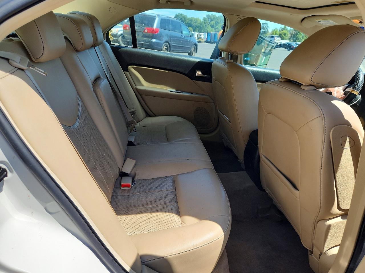 2010 Mercury Milan Premier Белый vin: 3MEHM0CG3AR651512