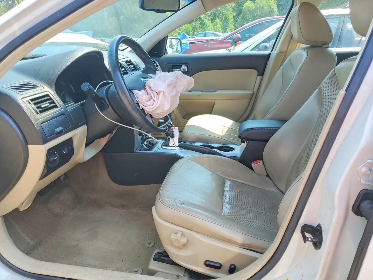 2010 Mercury Milan Premier Белый vin: 3MEHM0CG3AR651512