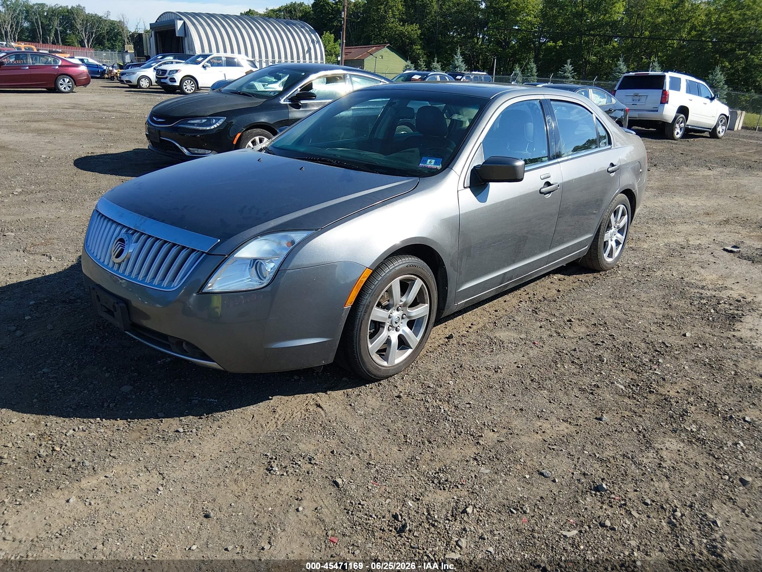 2010 Mercury Milan Premier Gray vin: 3MEHM0CG3AR663451