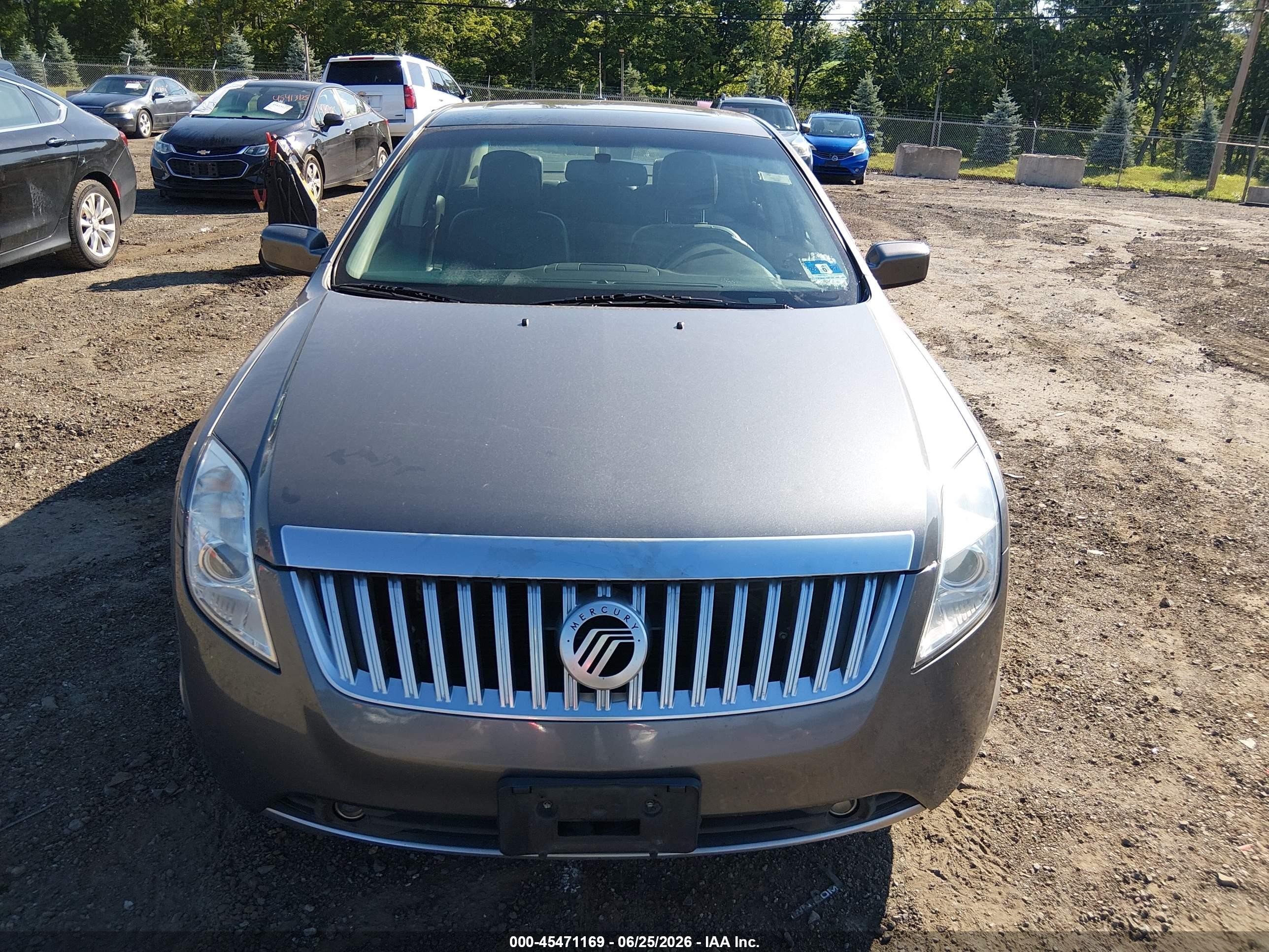 2010 Mercury Milan Premier Gray vin: 3MEHM0CG3AR663451